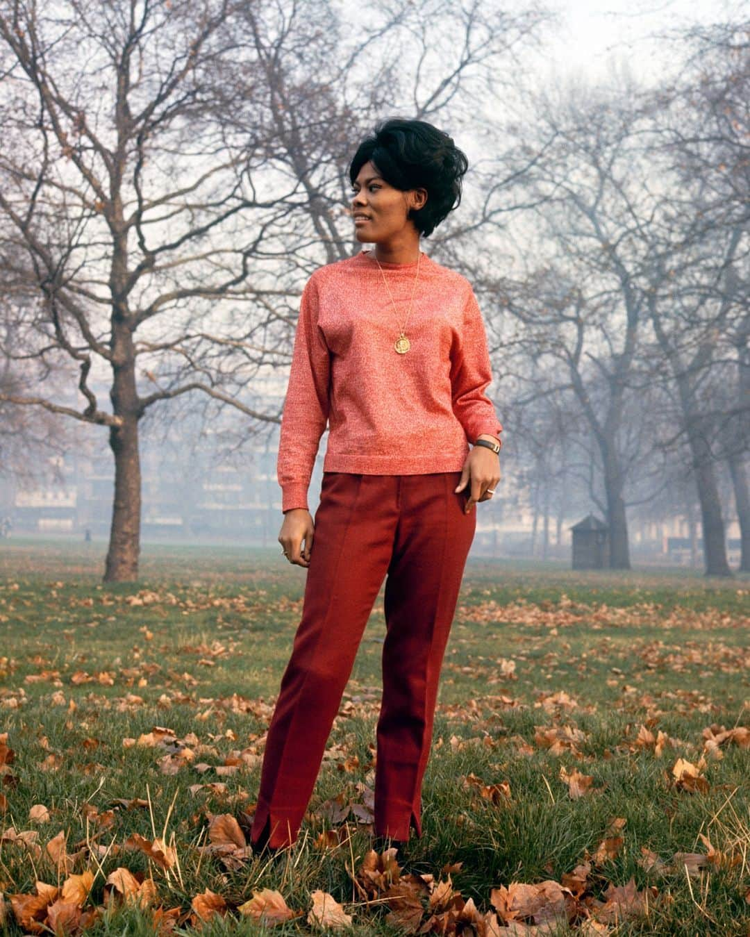 GQさんのインスタグラム写真 - (GQInstagram)「#YourMorningShot: Dionne Warwick in London, 1965」1月6日 21時01分 - gq