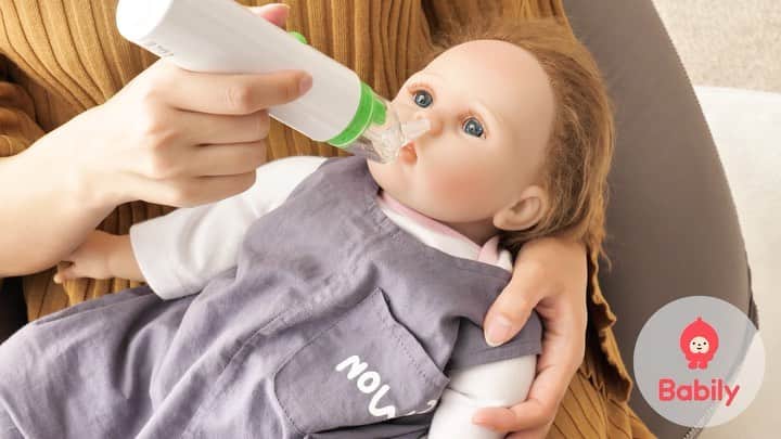 Babily[ベイビリー]-育児が楽しくなる動画サービスのインスタグラム：「. 【ベビーグッズ】﻿ 電動タイプの鼻水吸引器﻿ ﻿ 赤ちゃんの鼻水・鼻づまりが気になる季節に役立つ鼻ケアグッズ紹介の再投稿です🙌﻿ ﻿ 赤ちゃんの頻繁な鼻水も、電動式なのでスイッチを入れるだけで簡単に吸い取ることができます♪﻿ ﻿ また、使った後は水洗いができてお手入れ簡単で衛生的に使うことができますよ👏﻿ ﻿ コンパクトで持ち運びがしやすいので、外出先でも使いたいという方に便利な電動鼻水吸引器♪﻿ ﻿ これから購入を検討している方や電動式への買い替えを検討している方はぜひ参考にしみてくださいね〜🌟﻿ ﻿ ＜Point＞﻿ 赤ちゃんを抱きかかえながら片方の手でラクに操作ができる♪﻿ ﻿ （注意）﻿ ※使用する際は3~5秒を目安に吸引してください。﻿ ﻿ 【商品名】﻿ 「Seastar (シースター) 電動鼻水吸引器」﻿ ﻿ 【メーカー】﻿ 「ベビースマイル」﻿ ﻿ 【価格】﻿  ¥3,848（Amazon参考価格）﻿ ﻿ 【URL】﻿ https://www.amazon.co.jp/dp/B07DF9TC8N/ref=cm_sw_r_cp_ep_dp_Ly5dBbGSG0ZH8﻿ ﻿ ————————————﻿ 子育てに関わるすべての人を笑顔に。﻿ 管理栄養士監修の離乳食レシピや、手作りグッズの作り方など育児ノウハウを配信しています。﻿ ————————————﻿ ﻿ #新米ママ#新米パパ#新米パパママ#男の子ママ#女の子ママ#育児#育児グッズ#幼児グッズ#育児便利品#ベビーグッズ#ベビーグッズ準備#べビー用品#育児ママ#育児パパ#子育て#赤ちゃん#Babily#babily#babilyjp#ベイビリー#子供のいる生活#赤ちゃんのいる生活#子供のいる暮らし#赤ちゃんのいる暮らし#出産準備 #鼻水吸引器 #電動鼻水吸引器」