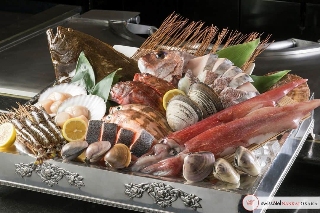 スイスホテル南海大阪さんのインスタグラム写真 - (スイスホテル南海大阪Instagram)「とれたての海の幸を鉄板焼きで。鉄板焼「みなみ」でお好みの魚介をどうぞ。#ミナミ #鉄板焼き #スイスホテル #スイスホテル南海大阪  The freshest catch of the day, straight to our teppanyaki grill at Minami Teppanyaki restaurant. What's your favourite seafood? #MinamiOsaka #Teppanyaki #SwissotelNankaiOsaka」1月6日 19時36分 - swissotelnankaiosaka_official