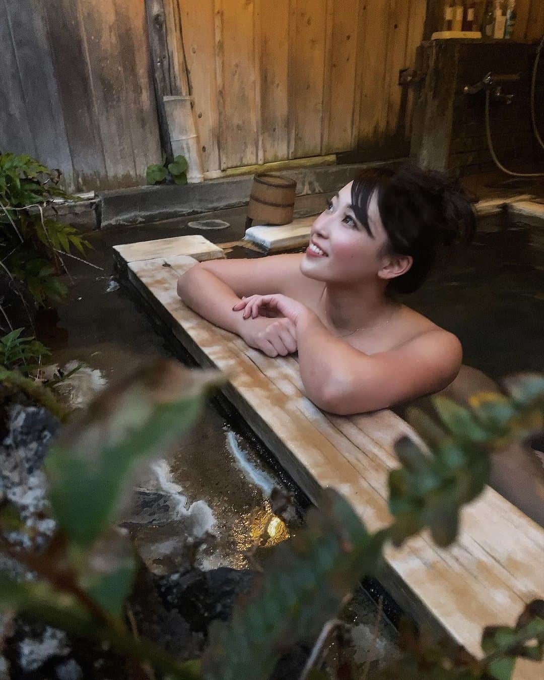 神田藍香のインスタグラム：「玉峰館さんは大浴場と客室露天とは別に﻿ 貸切露天風呂も3つあって温泉三昧♨️﻿💕👅 ﻿ ﻿ ﻿ ﻿ .」
