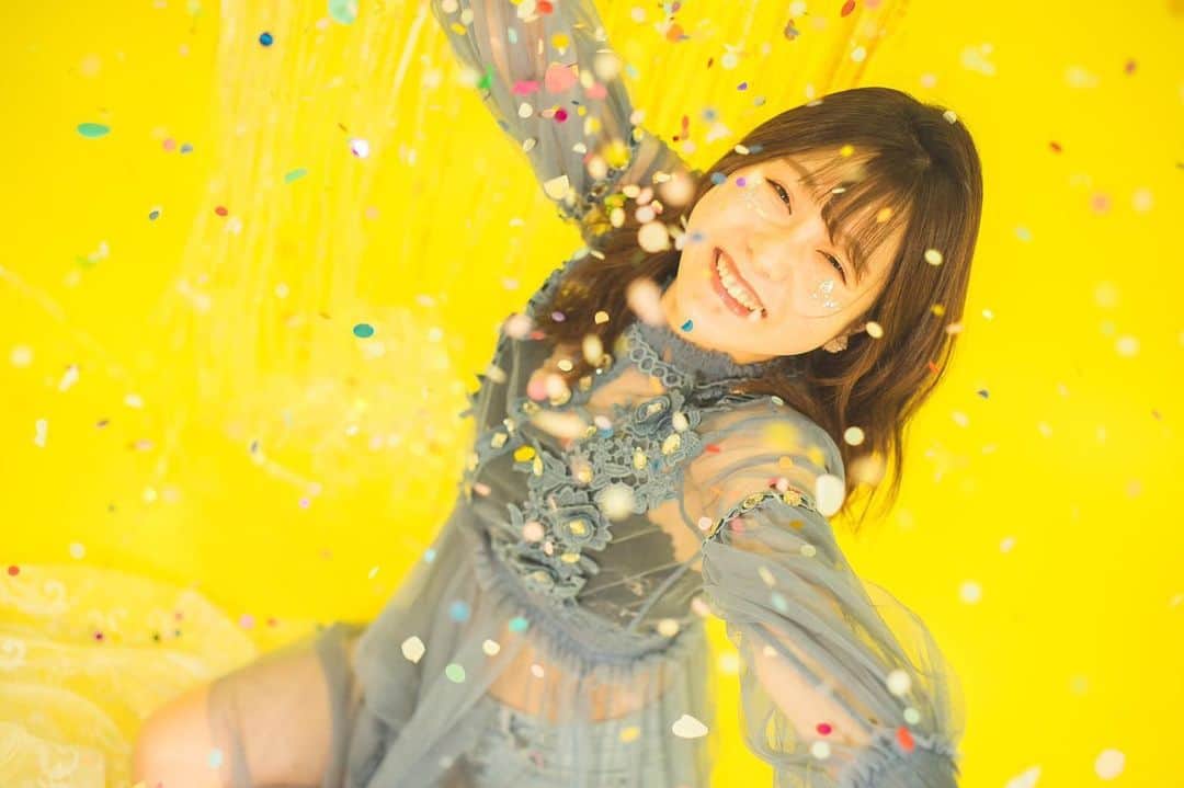 弘松菜摘のインスタグラム：「﻿ 今週は朝起きただけで﻿ 褒めたあげよ〜〜﻿ ﻿ 朝起きたなんてえらい👏﻿ ましてや仕事行ったなんて天才👏！！！﻿ ﻿ ﻿ ﻿ ﻿ #一生正月休み希望 #毎日が笑顔で溢れてる」