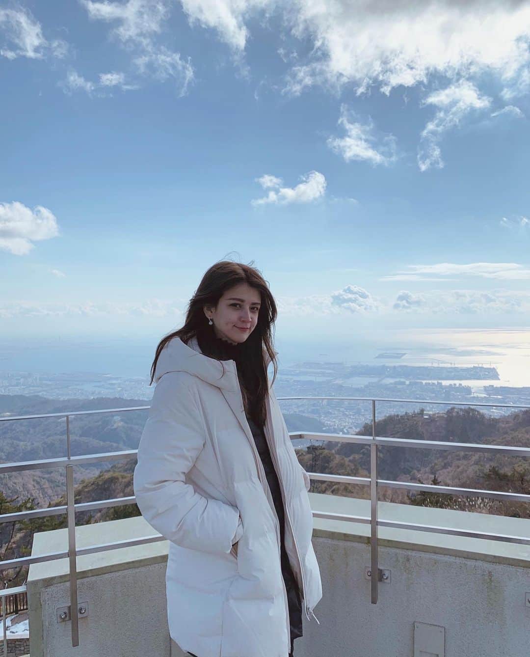 九里聖莉奈のインスタグラム：「.﻿ ﻿ Who's down for a new year?﻿ ﻿ Bad start for me as many ways , ﻿ but wish will be better year.🤞 ﻿ #kuriseri」