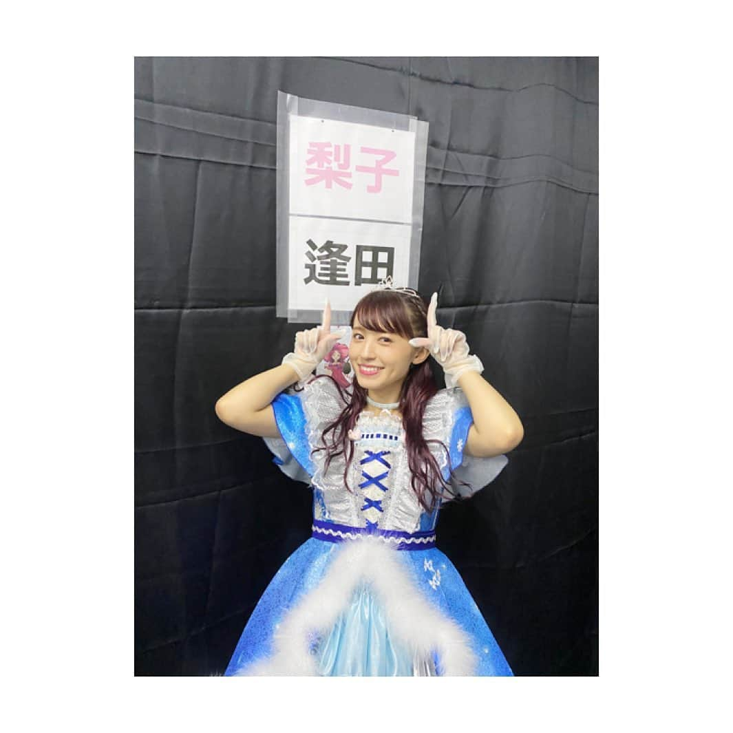 逢田梨香子さんのインスタグラム写真 - (逢田梨香子Instagram)「Aqours COUNTDOWN LoveLive! ～WHITE ISLAND～の思い出⛄️❄️ 改めて、みんな観てくれてありがとう！同時視聴会もね！ 2021年も9人で、そして梨子ちゃんと寄り添いながら頑張ります🌸  今年もAqoursをよろしくお願い致します！」1月6日 19時49分 - aida_rikako_