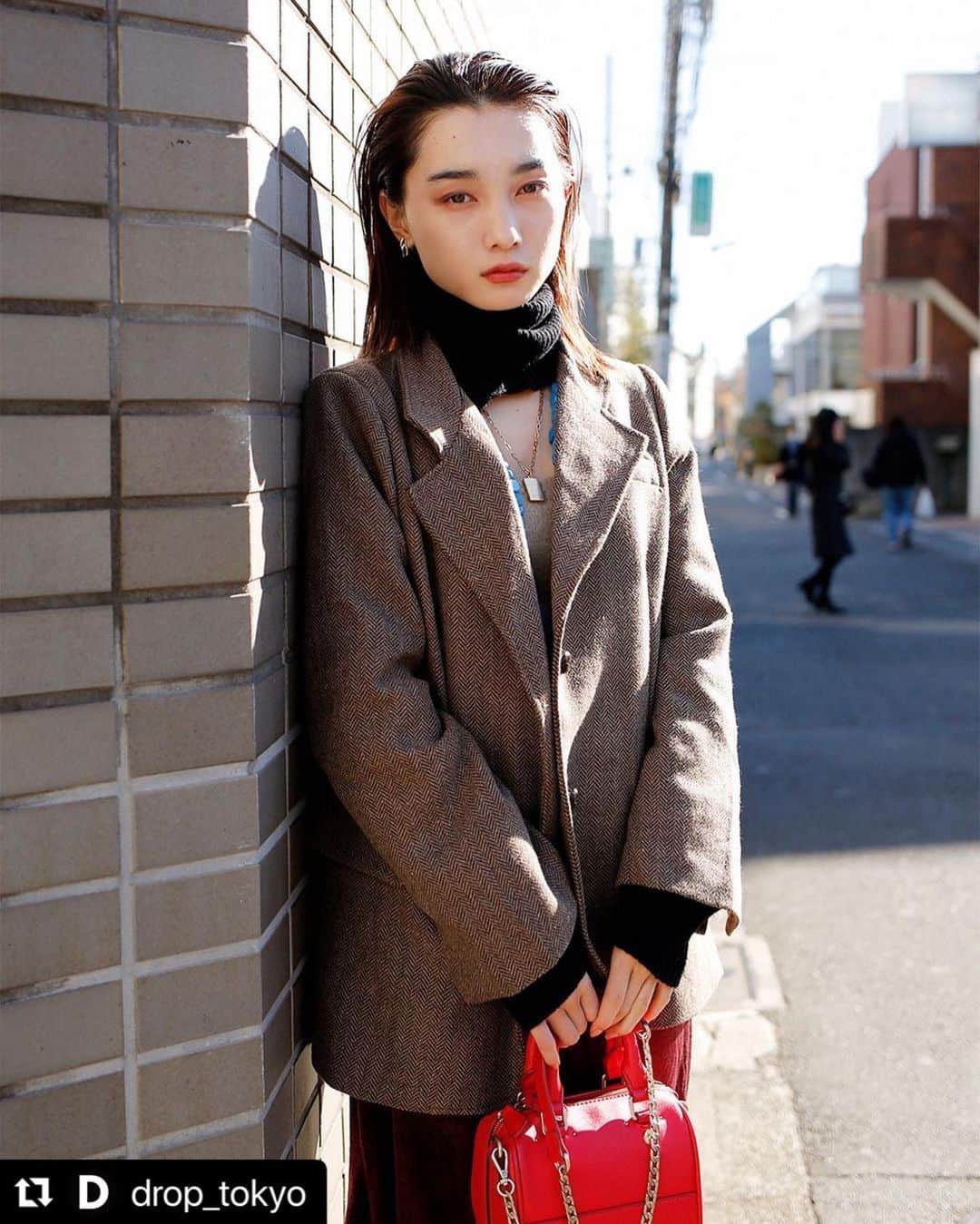 新野尾七奈さんのインスタグラム写真 - (新野尾七奈Instagram)「あさみっち💗有難うございました♡  #Repost @drop_tokyo with @make_repost ・・・ TOKYO STREET STYLE⁣⁣ Name: @nanagirl7 Occupation: Model Outer: @trifle_official  Top: @zara / @17kg_official  Mask chain:  @sally_mart_  #streetstyle#droptokyo#tokyo#japan#streetscene#streetfashion#streetwear#streetculture#fashion#ストリートファッション#コーディネート ⁣⁣ Photography: @abeasamidesu」1月6日 19時49分 - nanagirl7