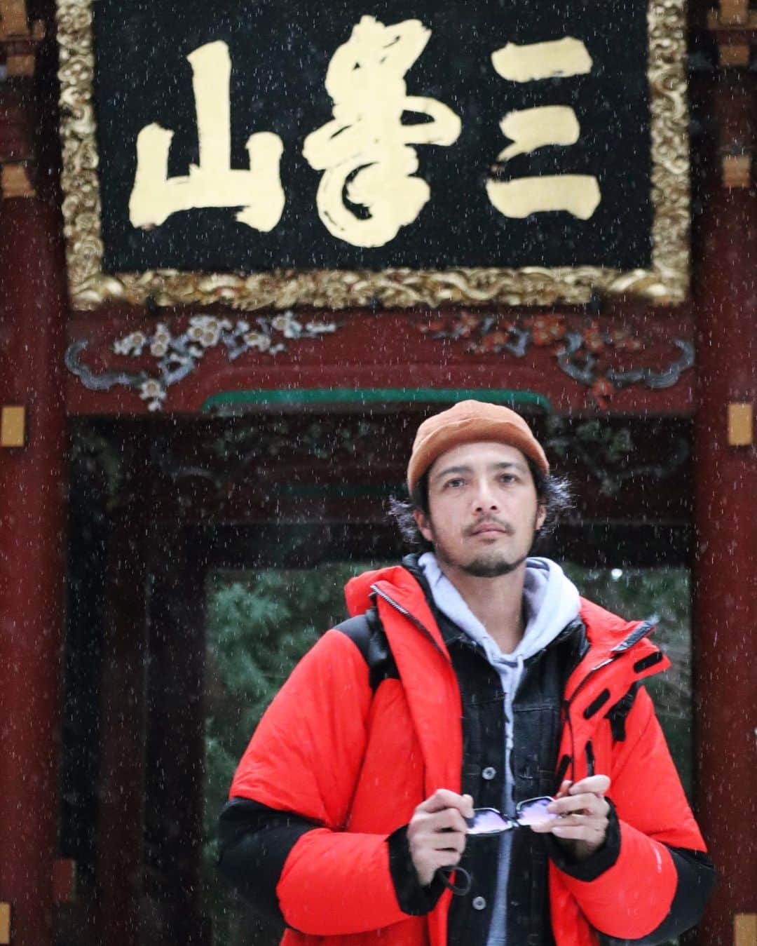 ZOEのインスタグラム：「毎年お参りに行くパワースポット 今年も沢山のパワーを頂きました🙇‍♂️  #三峯神社」