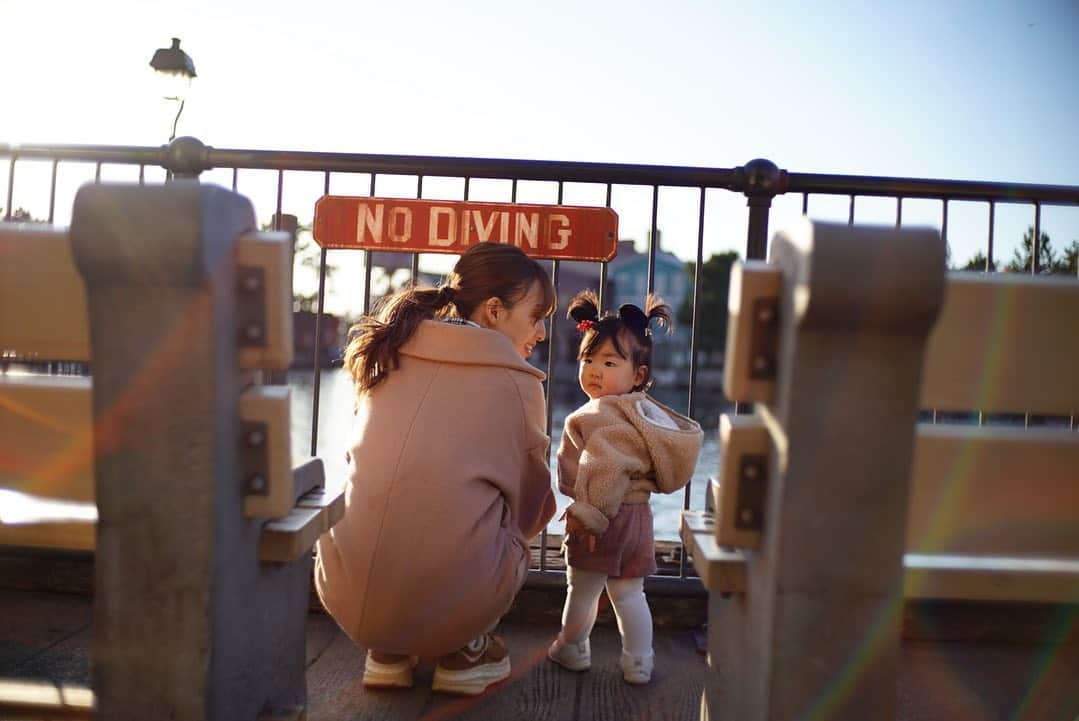 のインスタグラム：「ㅤㅤㅤ  たくさん撮ってくれて、ありがとうね。🤍 ㅤㅤㅤ #パパカメラ #お正月ディズニー」