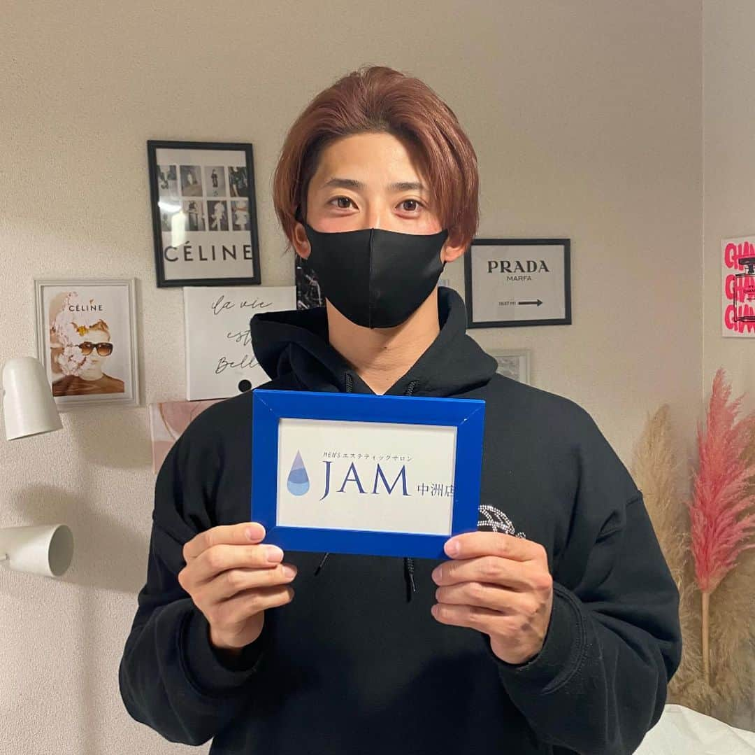 伊藤祐介さんのインスタグラム写真 - (伊藤祐介Instagram)「メンズエステJAMさん（@episalon_jam ）に 行ってきました！  毎回髭を剃るのがめんどくさくて 脱毛サロンに通う事に！  まったく痛くないし施術も短い！ 何より値段が高いイメージだったけど びっくりするほど安かった！  #脱毛#メンズ脱毛 #大濠公園#中洲」1月6日 20時12分 - ysk.i_1020