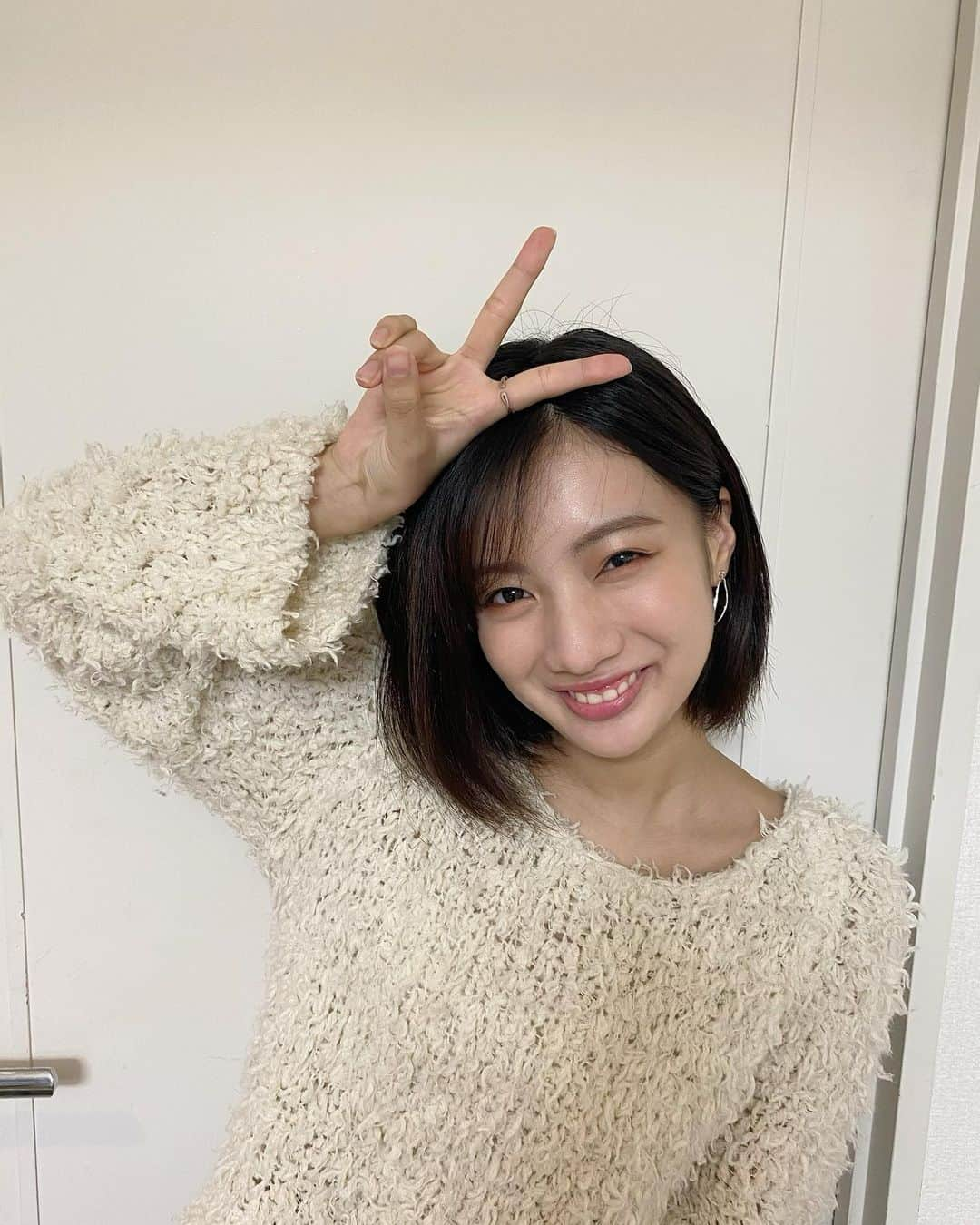 矢野優花さんのインスタグラム写真 - (矢野優花Instagram)「みなさん、新年明けましておめでとうございます。 そして本日23歳になりました👏 記念にインスタライブをさせて頂きましたが、たくさんの方が見てくださって本当に嬉しかったです🥺❤︎ ありがとうございます。 不慣れで拙い私でしたが、23歳のスタートとしてとても素敵な時間を過ごせました。 今年の抱負は行動。 まだまだ未熟ではありますが自分なりに進んでいこうと思います。 是非とも今年もよろしくお願い致します。 みなさんにとっても良い一年でありますように☺️  #2021 #happynewyear #丑年 #誕生日 #矢野優花」1月6日 20時07分 - yanoyuuka_official