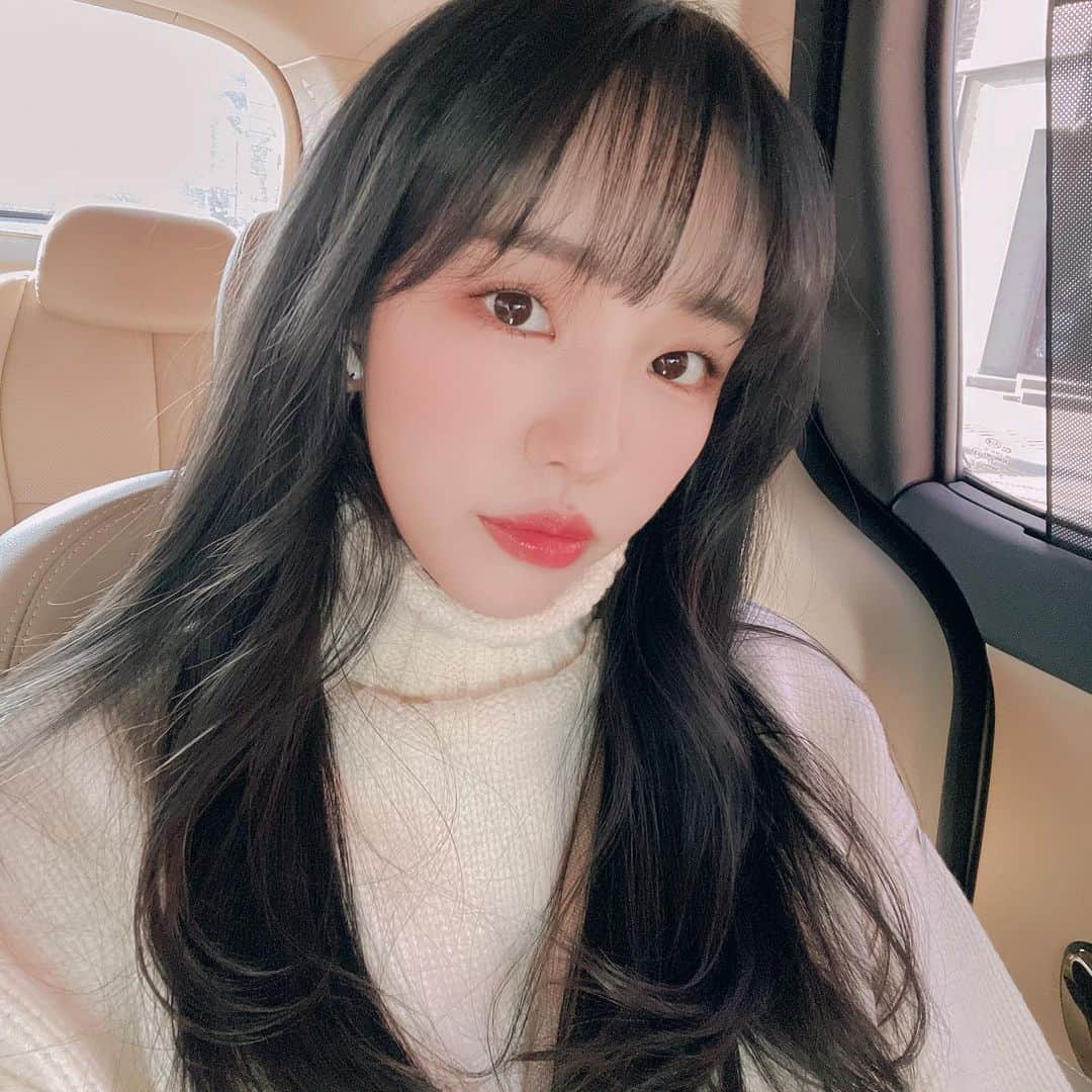 ペク・アヨンのインスタグラム：「왕렌즈의 힘🙄」