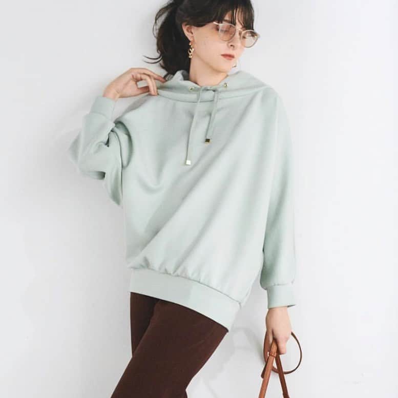 のインスタグラム：「【SALE】MAX70%OFF💥 ﻿ 《RECOMMEND ITEM》﻿ ﻿ ------------------------------------------------﻿ ﻿ ✔︎ 【スフレタッチ】ダンボールニット抜け衿ビッグプルオーバー  ¥4,378 → ¥3,721(税込)  ------------------------------------------------﻿ ﻿ ▶︎公式オンラインショップJ'aDoRe JUN ONLINEでは秋冬の新作商品&PRE ORDERアイテムをご覧になれます！﻿ ﻿ お買い物を是非お楽しみください♪﻿  #vis﻿ #ビス﻿ #viscode﻿ #sale﻿ #wintersale﻿」