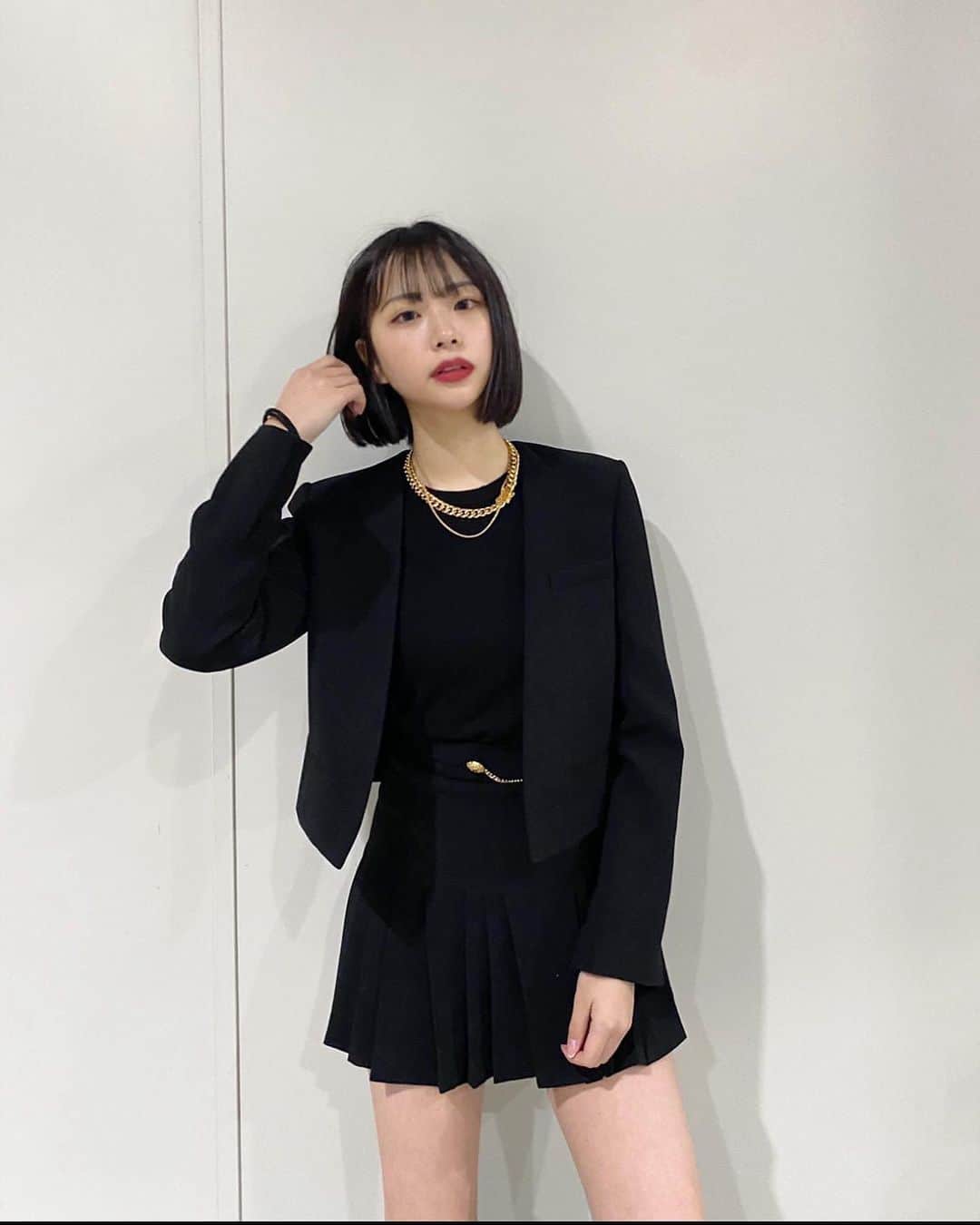 麻生果恩のインスタグラム：「All black」