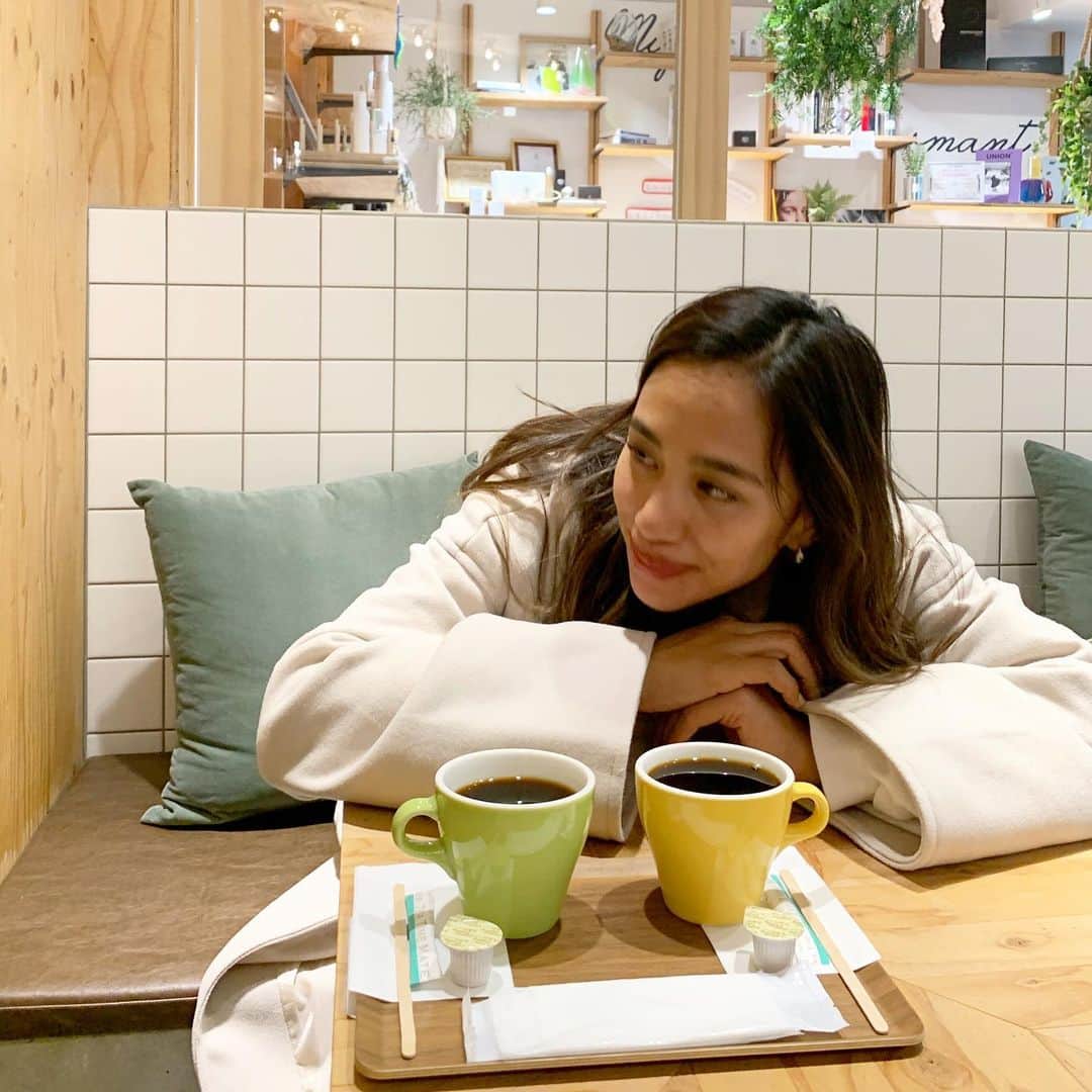 Megha Shrestha のインスタグラム：「There is time for everything   The time to make the best and time to take the rest 🦋  たまには休むことも必要✨年始アクセルのかけすぎも注意ですね♪  できることからゆっくり、今年もやりたいこと、挑戦したいことたくさんでワクワクがとまらないですね🙈🦋🦋」