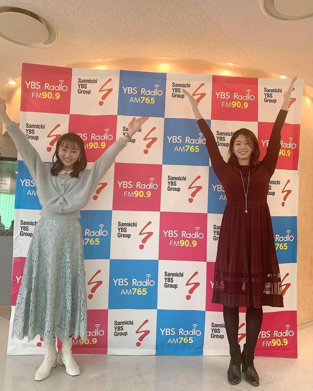 のインスタグラム：「令和3年初﻿ 優ひかるのシャイニングタイムゲストは、﻿ ﻿ 元宝塚歌劇団月組の早乙女わかばさんです✨﻿ ﻿ 宝塚ファンの方々はご存知だと思うのですが、﻿ わかばさんは、星組や月組で﻿ 数々の作品でヒロイン役を演じてこられた﻿ 娘役さんで、﻿ 現在はテレビや舞台等でも活躍中です😊﻿ ﻿ 学年は一個上の先輩のわかばさんですが、﻿ 退団した作品が同じだったので、﻿ 『退団同期』😊﻿ ﻿ わかばさんから普段お聞きできない﻿ 色んなお話をお聞きする事ができました🎵﻿ ﻿ いつも明るくて、元気いっぱいのわかばさんのお話を聞いて皆さん元気になりましょう！﻿ ﻿ 放送日は1月9日、1月16日、1月23日、1月30日﻿ ﻿ 放送時間はお昼の１２時１５分頃から﻿ ﻿ ラジオでお聴きの方は、AM765、FM90.9﻿ 山梨県外の方はradikoプレミアムでお聴き頂けます。﻿ ﻿ ﻿ そして、1月の毎週土曜日はクラレスさんで﻿ バレトンのレッスンもさせて頂きます✨✨﻿ ﻿ 13時40分から14時20分まで﻿ 40分のクラスとなります🐥﻿ ﻿ 感染対策をしっかりしながら、﻿ 体を動かしましょう😊﻿ ﻿ どちらもぜひチェック宜しくお願いします✨﻿ ﻿ #ラジオ#YBS#ゲスト﻿ #早乙女わかば#94期#星組#月組﻿ #バレトン#クラレス#銀座#有楽町」