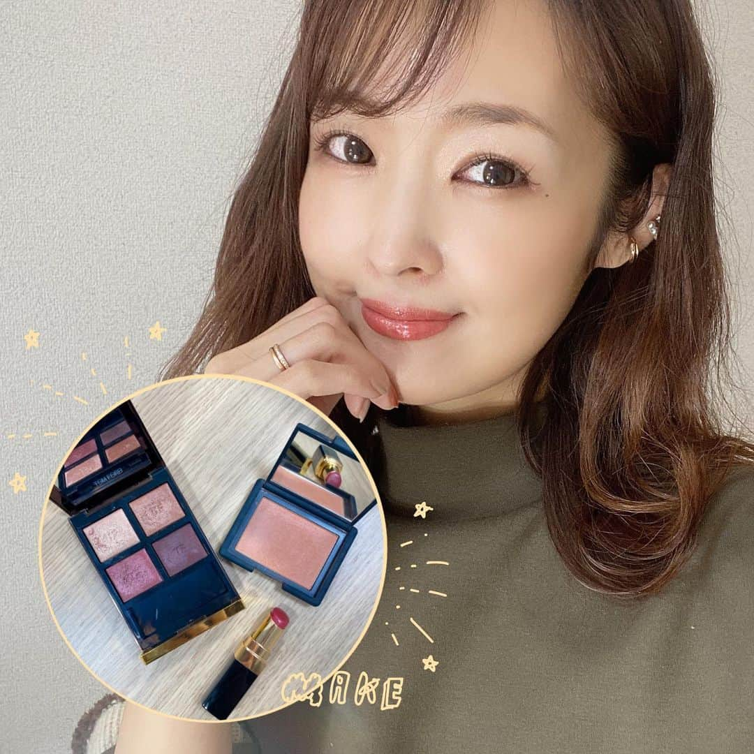 大西暁子さんのインスタグラム写真 - (大西暁子Instagram)「\ 今日のコスメ💄 /﻿ ﻿ お正月気分も落ち着き﻿ まったりした気持ちから徐々に通常モードに戻ってまいりました😊←遅め。﻿ ﻿ 今日のコスメは﻿ Theオータムコスメでした🍁﻿ ﻿ オータムさんはこれは持っておけば間違いない！と﻿ 断言できるほど私の鉄板アイテムです🧡﻿ ﻿ ☑︎ #TOMFORDBEAUTY﻿ #アイカラークォード　04#ハネムーン﻿ パレット１つで、ヌーディからオレンジメイク、ブラウンメイクと様々なアレンジができるので飽きません♡﻿ ﻿ ☑︎ #NARS﻿ ブラッシュ #4079﻿ 肌馴染みがよくナチュラルに血色を上げてくれる♡﻿ （オータムさんは血色感が出づらいのでチークは必須！）どんなに使ってもなくならないコスパよすぎる。笑﻿ ﻿ ﻿ ☑︎ #CHANEL﻿ #ルージュココフラッシュ 144 #ムーヴ﻿ シアー感がありとにかく使いやすい！ブラウンリップ初心者の方にもオススメです♡﻿ ﻿ ﻿ #パーソナルカラー#イエベ秋#ストロングオータム#暁子スメ#パーソナルカラー診断16タイプパーソナルカラー #16タイプパーソナルカラー診断東京#パーソナルカラー診断恵比寿#プライベートサロン#カップル診断#ペア診断#イエベ#ブルベ#personalcolor#illustrator #illustration ﻿」1月6日 20時35分 - akiko_onishi11