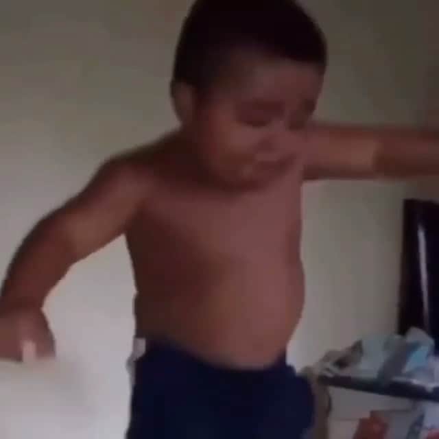ファンクマスター・フレックスのインスタグラム：「MORNING MOOD: 2021 more Benjamins (money) !!!! Maria peep my dance moves!!!! 👆Grateful to be a 2020 Survivor !!!! IF YOU PLAN ON ACHIEVING YOUR DREAMS THIS YEAR @ ME IN COMMENTS👇」