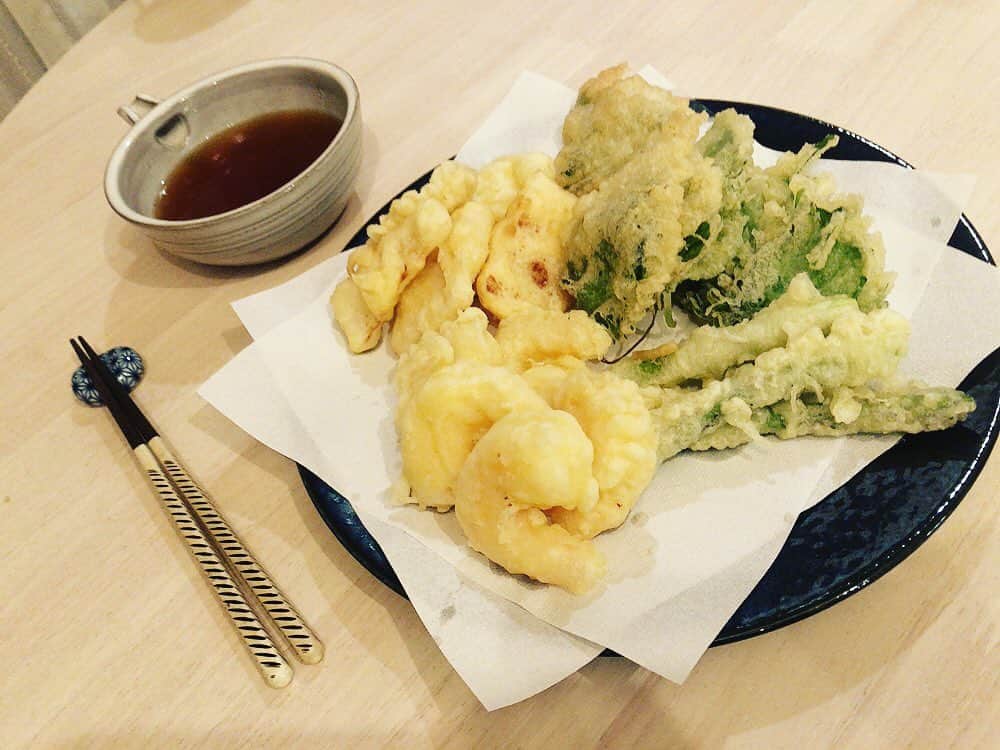 のインスタグラム：「揚げ物ブーム到来  (1食で去る予感)  もう青葉だけでいい」