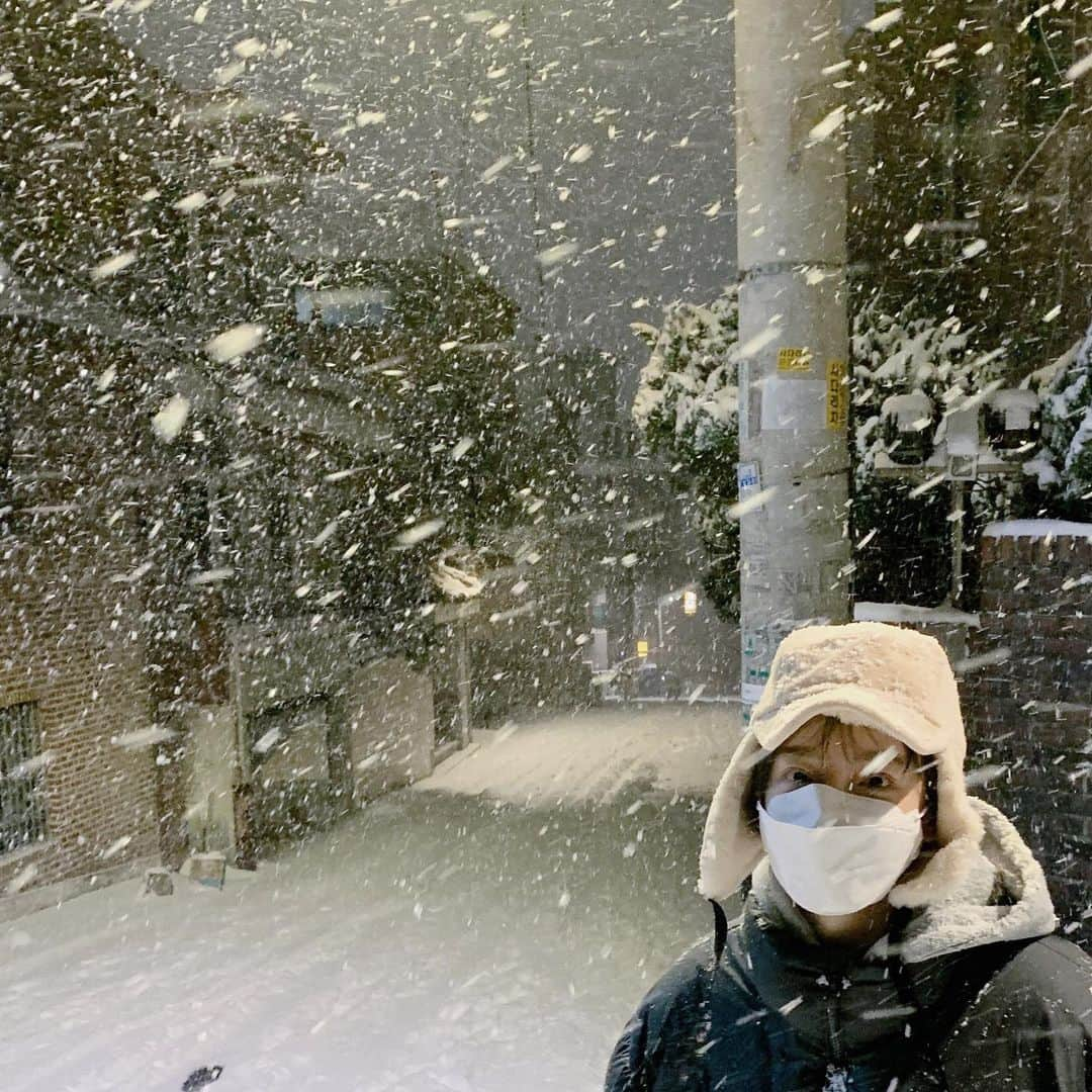 スアさんのインスタグラム写真 - (スアInstagram)「눈이당 눈 눈 눈 눈 누운 ! ☃️💕🤍 ❄️」1月6日 20時54分 - midoricoo