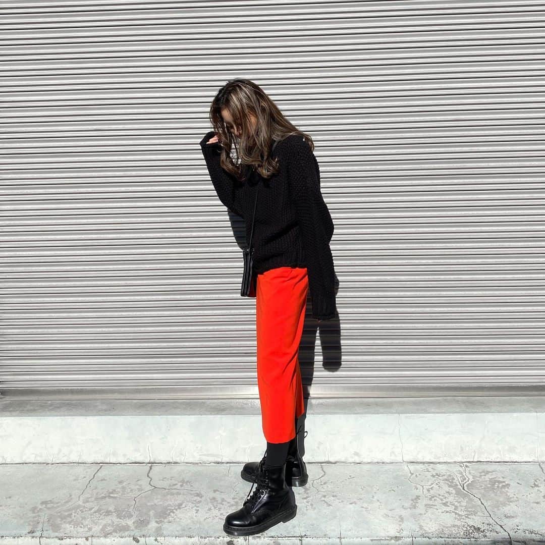 のインスタグラム：「時々来る赤色欲🥀」