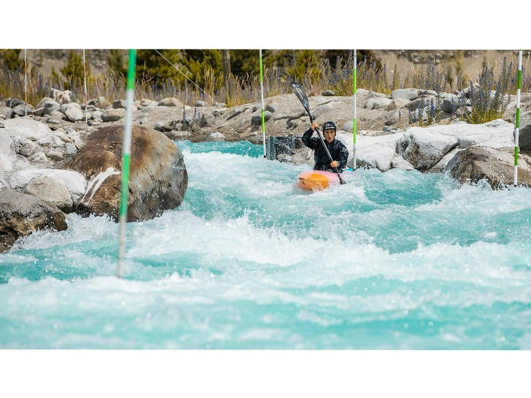 マイケル・ドーソンのインスタグラム：「@luukajones on fire 🔥 lighting up the Tekapo Whitewater Park - One of the great courses. Mint whitewater, amazing location and always surrounded by awesome people 🤙👌🙏🏻   #tekapo #kayaklife #canoeslalom #kayakmore #adventure #travelmore」