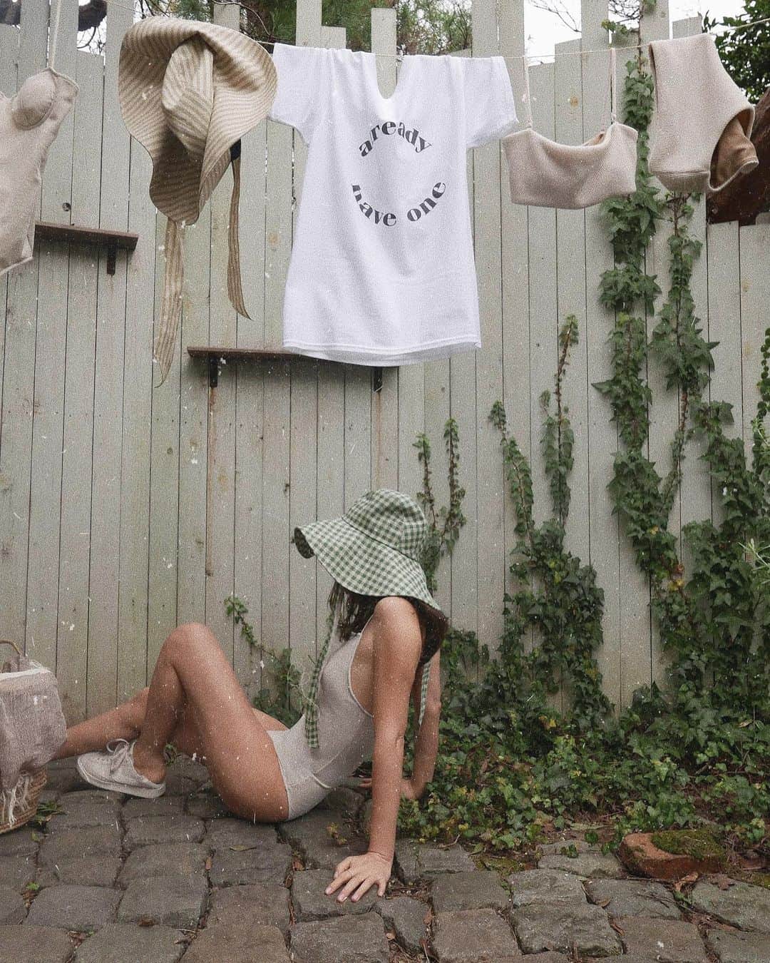 JUNNAのインスタグラム：「@etretokyo 2021 "SWIM WEAR COLLECTION"  グリーンのギンガムハットと レオタードタイプの水着 スニーカー合わせ👟  ハット、ベージュは"ストライプ"  ブラック、グリーンは"ギンガムチェック"の 3色展開で作ってみました  marihoja × ETRÉ TOKYO pattern soft capeline ¥17,600  くるっと丸めて持ち運べる軽くて柔らかなハット👍  今年も @marihoja さんとコラボハットは どれもキャラが濃い😎  今年もターバンタイプのヘッドアクセサリーも 作りましたよ💪  このグリーンのギンガムハットは セメントの様なホワイトグレーや ベージュとも相性が良いし ブラックの水着にも勿論可愛い◎  narrow strap american sleeve swim wear ¥17,600  #ETRE水着  #2021ETRE_ss   #etretokyo #junna🧜‍♀️ #水着#ラッシュガード#ハット#帽子 #2021 #2021ss#ベージュ#ベージュカラー #ベージュコーデ#YouTube#春#夏#グリーン#サングラス#海#プール#夏服#156cm#swim #swimwear」