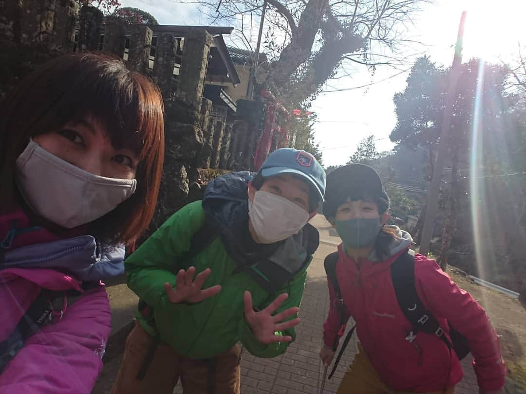 桜花のインスタグラム：「大山のぼっておりマウンテン(^^)🗻🌷  #山登り  #登山  #登山女子」