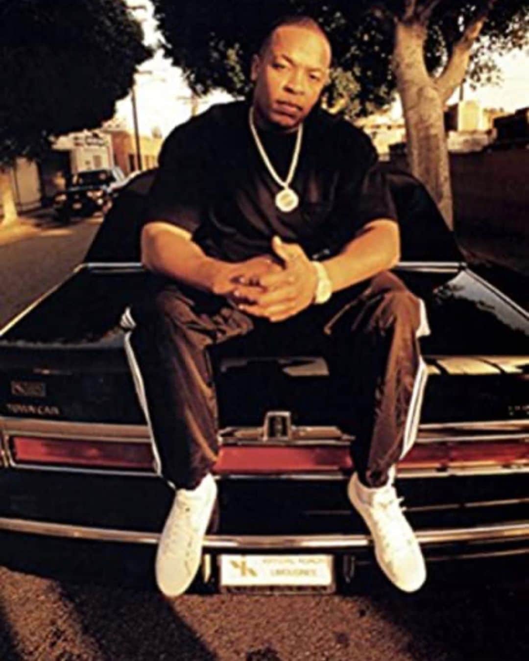 トニー・イエイヨーのインスタグラム：「Praying for Dre .🙏🏿🙏🏿🙏🏿」