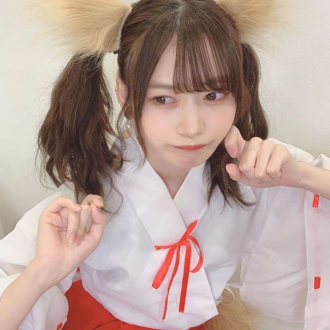 空野青空さんのインスタグラム写真 - (空野青空Instagram)「こんこんっ🦊⛩ ケモ耳巫女にゃんです〜〜〜  午後からもぼんぼっていこうね(っ´ω`c)ふぁいてぃん〜💪✨  #あおねコス #コスプレ #コスプレ女子 #cosplay #cosplayer #cosplayphotography #ケモ耳 #ケモミミ #巫女 #巫女バイト #miko #mico #ツインテール #ツインテール女子 #ツインテールの日 #ツインテール協会 #ツインテール図鑑 #クリアストーン #トキメキグラフィティ #巫女コス #富士達」1月6日 13時01分 - ao__sky