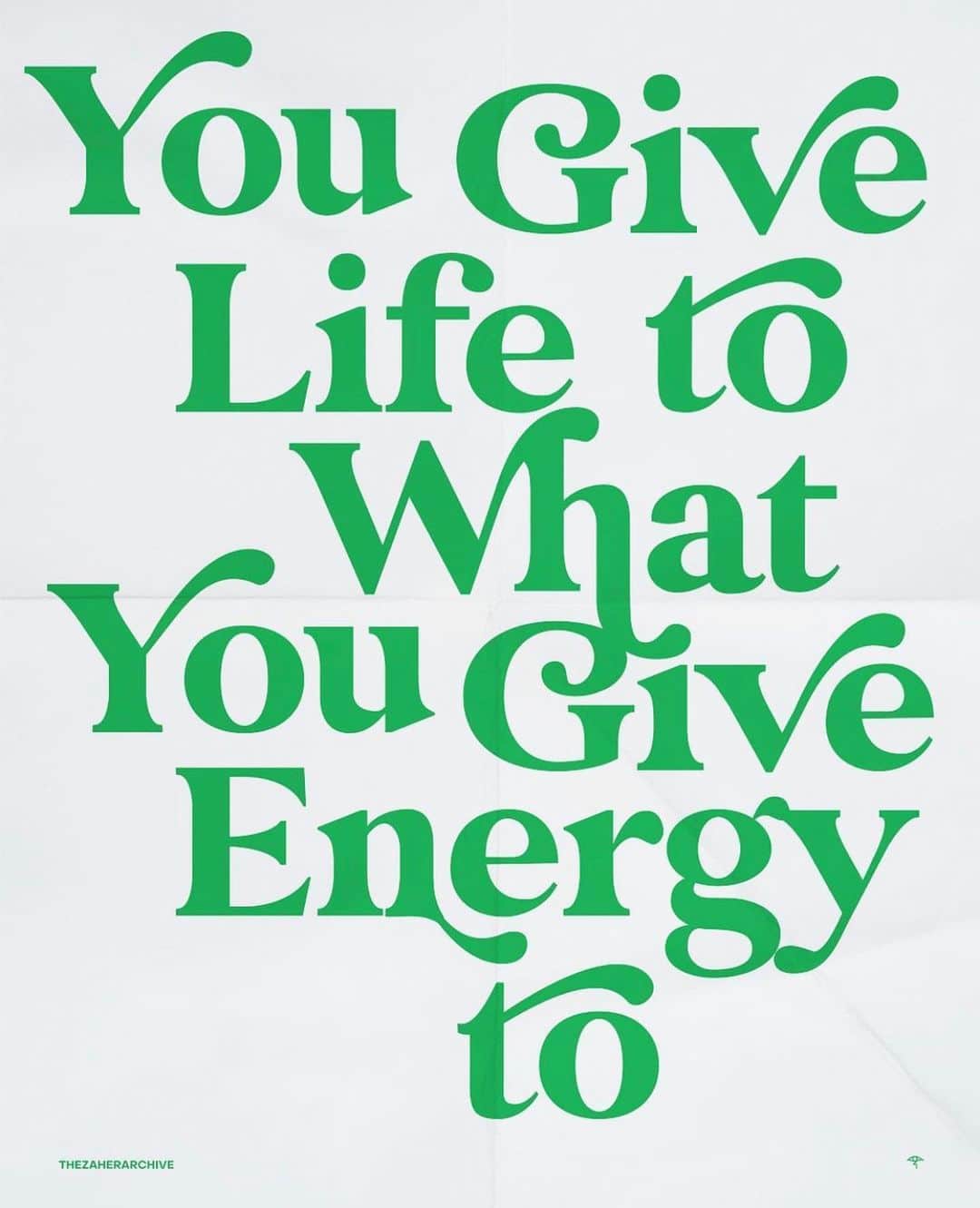 エビアン・クーのインスタグラム：「Energy is important ✨⚡️ ・ あなたの人生になにかを注げば 人生もそれに応えてくれると。 エネルギーは大切なんだなって私もそう信じてる このポスト私が信じてる言葉たち。 ・ ・」
