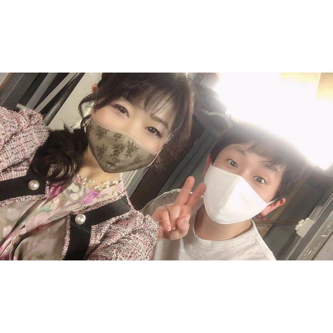 水野愛日さんのインスタグラム写真 - (水野愛日Instagram)「ENG第12回公演｢ほんとうにかくの？｣  終わって一週間以上が経ちました〜 あっという間だなぁ…  終演してからも、たくさんの、グッズや配信のご購入ありがとうございます！ (配信は本日までご購入頂けます！)  楽屋で撮れたツーショットたち  マスクした写真で少し寂しいけど、公演が出来たことが何よりの幸せ  素敵な共演者の皆さんと お芝居できて嬉しかった！  #eng #楽屋写真 #マスクでツーショット #ほんかく #ほんとうにかくの？ #高橋明日香 #中野裕理 #図師光博  #npo法人 #西澤翔 #石部雄一 #水野愛日」1月6日 14時50分 - mizunomanabi