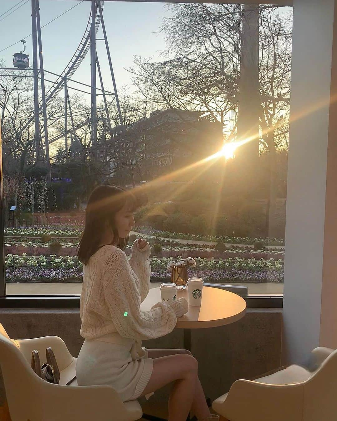 安藤笑さんのインスタグラム写真 - (安藤笑Instagram)「. . 夕日☀︎ . . #hanabiyori #よみうりランド」1月6日 15時14分 - emichii87