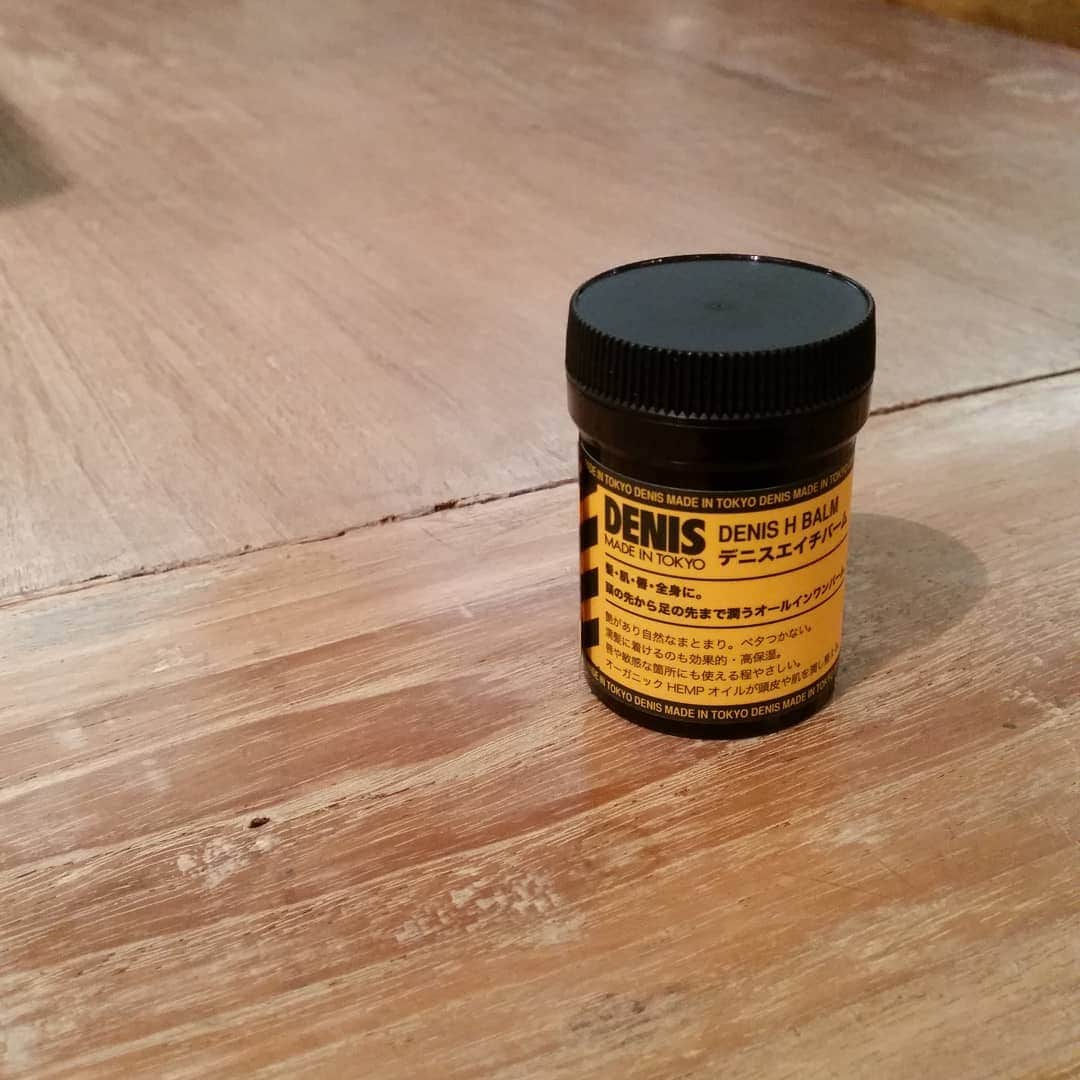 Deepinsideinc.com Storeさんのインスタグラム写真 - (Deepinsideinc.com StoreInstagram)「Denis H Balm  肌や頭皮を潤すのはもちろん、  唇や敏感な箇所にも使える、  オーガニックHEMPオイルです。  #denis#デニス#balm」1月6日 15時39分 - deepinsideinc.comstore_men