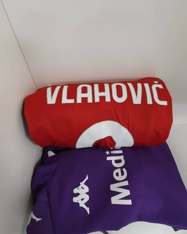 ACFフィオレンティーナさんのインスタグラム写真 - (ACFフィオレンティーナInstagram)「Changing room ready ✅  #ForzaViola 💜 #LazioFiorentina #Fiorentina #ACFFiorentina #Milenkovic #Dragowski #Vlahovic #Pezzella #Amrabat #LAZvFIO」1月6日 21時09分 - acffiorentina