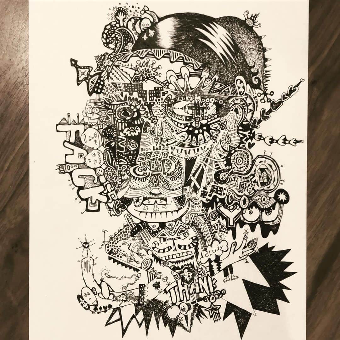 英智のインスタグラム：「《落書き展》 明日の7日…15時から1週間。 シャンティーズさんにて展示のみさせてもらいます。 お店でステッカー販売しています(^^)。  店内ではお静かに、ソーシャルディスタンスを保っていただけると幸いです。よろしくお願い致します。  時短要請の為…21時までの営業になります。  〒464-0073 愛知県名古屋市千種区高見１丁目２０−９ #落書き展 #嬉しい楽しい大好き」