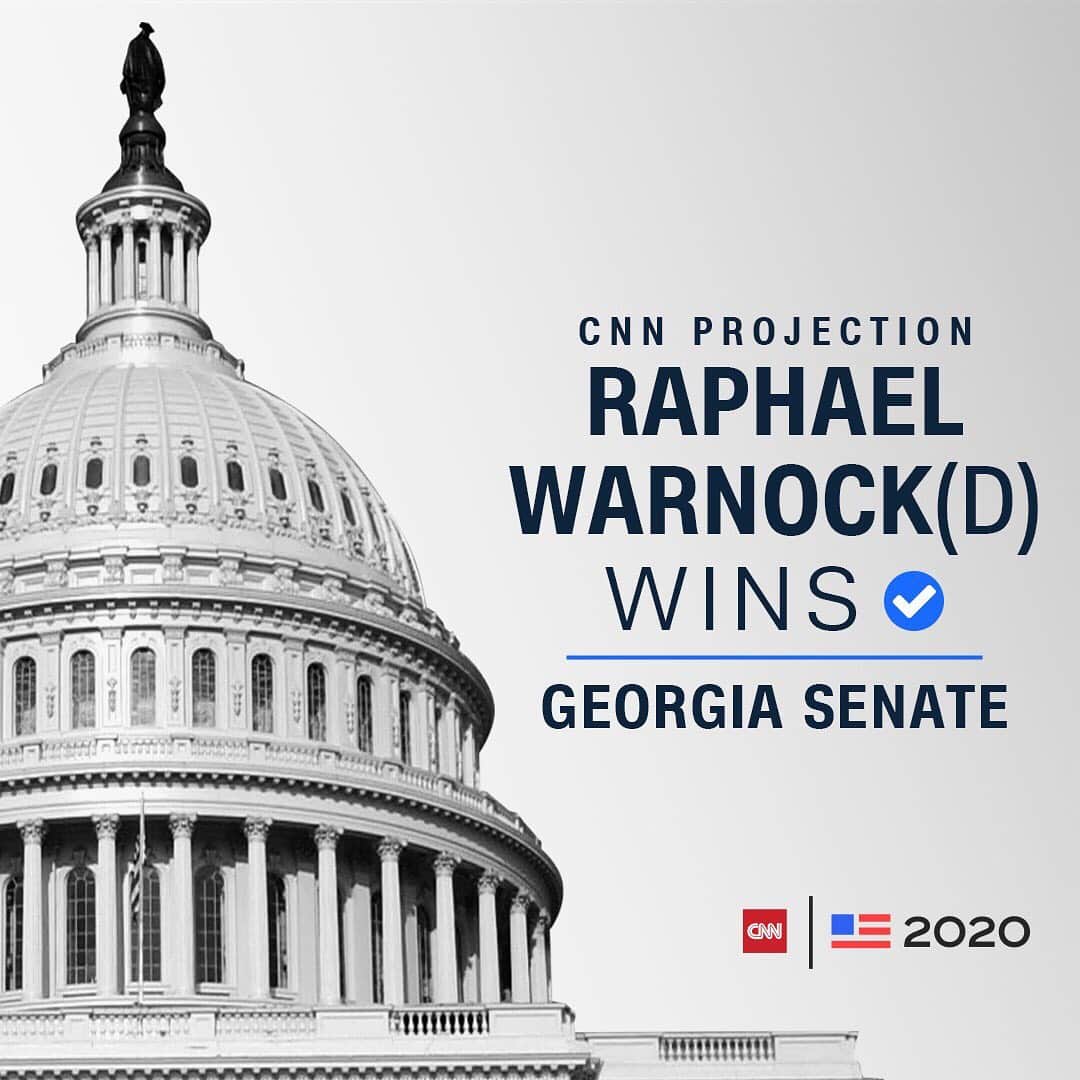 CNNさんのインスタグラム写真 - (CNNInstagram)「CNN projects that Rev. Raphael Warnock, the senior pastor of Ebenezer Baptist Church in Atlanta, will be the first Black senator from Georgia, defeating incumbent Republican Sen. Kelly Loeffler. The control of the US Senate now comes down to the winner of Georgia's second Senate race, where Republican David Perdue is running to keep his seat against Democrat Jon Ossoff. #CNNElection」1月6日 16時26分 - cnn