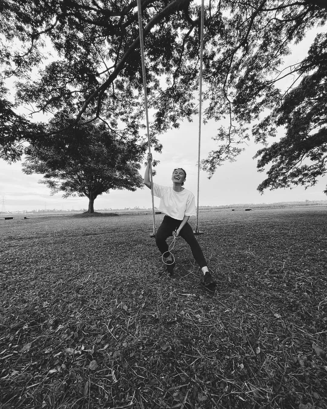 アグネス・モニカのインスタグラム：「Me (1) Why i gotta be one thing or the other.  Why cant i be both.  . . #AGNEZMO #dimensions」