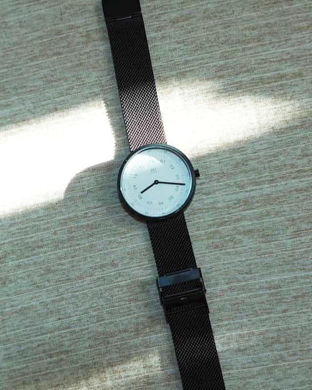 丹遥ニナさんのインスタグラム写真 - (丹遥ニナInstagram)「お洒落すぎ💖💖💖 ・ ・ MAVEN WATCHES PAPILLON MESH 40mm MV1001MBKWM @mavenjapan  ・ ・ 金具は黒で、本体の色味と合わせました。ベルトの装着もしやすくて、すぐ取付けられました。色も思った通りで、大満足です💋❣️ ・ ・ お品は写真の通りで、高見えするし、可愛い。お友達にもどこで買ったのか聞かれたり、可愛いと褒められましたよん⤴️💓❣️ ・ ・ クーポンコード、 【minanlo164】 ご使用で10%OFFになりますよ⤴️👑 (本日より1年間有効) ・ ・ #マベン #マベンウォッチズ #時計 #腕時計 #mavenwatches  #クリスマス #ギフト ・ ・  👑👑👑👑👑👑👑👑👑👑👑👑👑👑👑👑 ・ ・ Model @minaninamiji @ninaxiecutelife ・ ・ ☆丹遥ニナNina手書きかわいいニナキャラクター ラインスタンプ 発売❗HPのURLか @ninalinestamp から飛べますよ❣️  ・ ・  ☆撮影、PR、仕事の問い合わせはDMで連絡してくださいね～☺️平日、土日祝、相談可能です⤴️ ・ ・  ☆ファッションショー、タレント、web shop撮影、作品撮影、#PR、#インフルエンサー、アンバサダー などDMで問い合わせしてくださいね☺️ ・ ・ ☆YouTube、Tiktok、広告、多数メディアに出演してます。芸能、イベント、通訳などのキャスティングもしてます☺️ ・ ・ #モデル #撮影モデル #ゴールド  #丹遥 #写真 #女子力 #東京 #美容 #アンチェイジング #小顔 #リフトアップ #美容好き #メイク好きな人と繋がりたい #ハワイアンジュエリー #アクセサリー #一眼レフ #コスメ好きさんと繋がりたい #メイク好きな人と繋がりたい #韓国ファッション  #ファインダー越しの私の世界」1月6日 17時06分 - minaninamiji