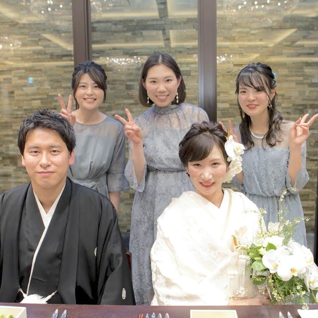 KIYOMIZU京都東山 公式さんのインスタグラム写真 - (KIYOMIZU京都東山 公式Instagram)「. 披露宴ではゲストとの記念撮影も忘れずに◎ 参列してくださったゲストとの 思い出作りも大切にしています♩ ゲストに囲まれて素敵な笑みを浮かべる新郎新婦さま♡ 幸せな時間をお過ごしいただけます* . ---------------------- . @kiyomizu_kyoto_higashiyama をフォローし 【#kiyomizu京都東山】で検索してくださいね❖ . #スタイルズ花嫁 #KIYOMIZU京都東山 #KIYOMIZU花嫁 #ブライダルハウスtutu #シェアーズヘアメイク #wedding #ウェディングレポ #チャペル #ブライダルフェア #プレ花嫁 #卒花 #結婚式 #結婚式場 #結婚式準備 #京都 #京都花嫁 #関西花嫁 #京都婚 #令和花嫁  #大人花嫁 #DRESSY花嫁  #写真撮影 #和婚  #ウェディングフォト #披露宴 #披露宴パーティー #披露宴レポ #和装ウェディング」1月6日 17時11分 - kiyomizu_kyoto_higashiyama