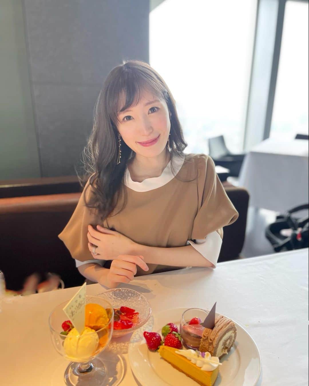 小林真由のグルメインスタ