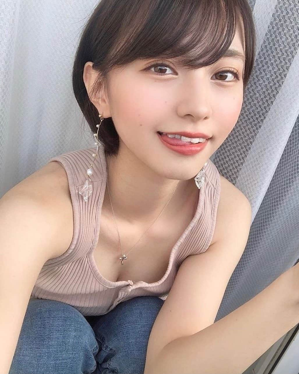 美女美容事情さんのインスタグラム写真 - (美女美容事情Instagram)「🎍2021年もヒット御礼祈願💕⠀ 《ビジョビのいいね☆ベスト投稿をご紹介🥰🎍》⠀⁠⠀⠀⠀ *⠀⁠⠀⠀⠀ リポストを使って、素敵な写真📷✨を投稿されてる方を紹介させて頂く【💄美女美容事情💅】のコーナーです✨⠀⁠⠀⠀⠀ 1/2〜1/6まで🎍今年もヒット御礼祈願💕⠀ 去年のビジョビでいいね数の多かった投稿をご紹介🥰🎍⠀⁠⠀⠀ *⠀⁠⠀⠀ 今回ビジョビのいいね☆ベスト投稿としてご紹介させて頂きますのは‼︎⠀⁠⠀⠀ MIORIさん< @__mk.31__ >の素敵なお写真📸⠀⁠⠀⠀ *⠀⁠⠀⠀ 《可愛いペコちゃん👅✨💓》⠀ 朝日を浴びながらの撮影だったからこの美しくも自然な雰囲気がでたのしょうか🤔💕⠀⁠⠀⠀ 肌もツヤツヤでモチモチで羨ましい🥰健康的で憧れます‼️⠀⁠⠀⠀ *⠀⠀⁠⠀⠀ MIORIさんのアカウントには他にも素晴らしい投稿が沢山ありますので是非覗いてみて💁‍♀️💙⠀⁠⠀⠀ *⠀⠀⁠⠀⠀ MIORIさん< @__mk.31__ >⠀ 素敵な投稿ありがとうございました☺️📸✨⠀⠀⠀⠀⠀⠀⠀⁠⠀⠀ * ⁠⠀⠀ 🎍㊗️2021年もよろしくお願い致します㊗️🎍⁠⠀⠀ *⁠⠀⠀ △▼△▼△▼△▼△▼△▼△▼△▼△▼⠀⠀⠀⠀⠀⠀⠀⠀⠀⠀⠀⠀⠀⠀⠀⠀⠀⠀⠀⠀⠀⠀⠀⠀⠀⠀⠀⠀⠀⠀⠀⠀⁠⠀⠀ ❤🧡💛「美女美容事情」💚💙💜⠀⠀⠀⠀⠀⠀⠀⠀⠀⠀⠀⠀⠀⠀⁠⠀⠀ 👇掲載ご希望の方は👇⠀⠀⠀⠀⠀⠀⠀⠀⠀⠀⠀⠀⠀⠀⠀⁠⠀⠀ @b_b_j.jタグ付けと🖤 # ビジョビ⠀🖤⠀⠀⠀⠀⠀⠀⠀⠀⠀⠀⠀⠀⠀⠀⁠⠀⠀ をタグ付けお願いします✨⠀⠀⠀⠀⠀⠀⠀⠀⠀⠀⠀⠀⠀⠀⠀⁠⠀⠀ ――――――――――――――――⠀⠀⠀⠀⠀⠀⁠⠀⠀ #年末年始 #お正月⁠⠀⠀ #年末 #年始 #2021 #2021年⁠⁠⠀⠀ #ナチュラル #naturalbeauty ⠀⁠⠀⁠⠀⠀ #美意識 #美意識向上 ⠀⁠⠀⁠⠀⠀ #美肌 #スキンケア ⠀⁠⠀⁠⠀⠀ #japanese #japanesegirl ⠀⁠⠀⁠⠀」1月6日 17時30分 - b_b_j.j