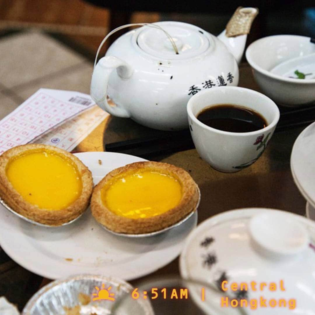 HereNowさんのインスタグラム写真 - (HereNowInstagram)「Experience Yumcha Culture at This Historic Dim Sum Food Cart Restaurant  📍：Lin Heung Tea House（Hongkong）  "I love the quail egg dim sum and the steamed buns. I used to come here often with my family. When I come here and take a sip of their fragrant Puer tea, I’m immediately reminded of those times together with my family." Tommy Chui, owner of @halfwaycoffee   #herenowcity #herenowhongkong #discoverhongkong #igershk #unlimitedhongkong #insidehongkong #discoverhk #香港 #hkig #utravelhk #topcitybiteshk #hkfood #hkiger #hongkonginsta #foodie #foodgasm #foodporn #dailyfoodseeker #hypefeast #instafood #footfetishnation #breakfastideas  #foodstagram #wonderfulplaces #beautifuldestinations #travelholic #travelawesome #traveladdict #igtravel #livefolk」1月6日 17時31分 - herenowcity