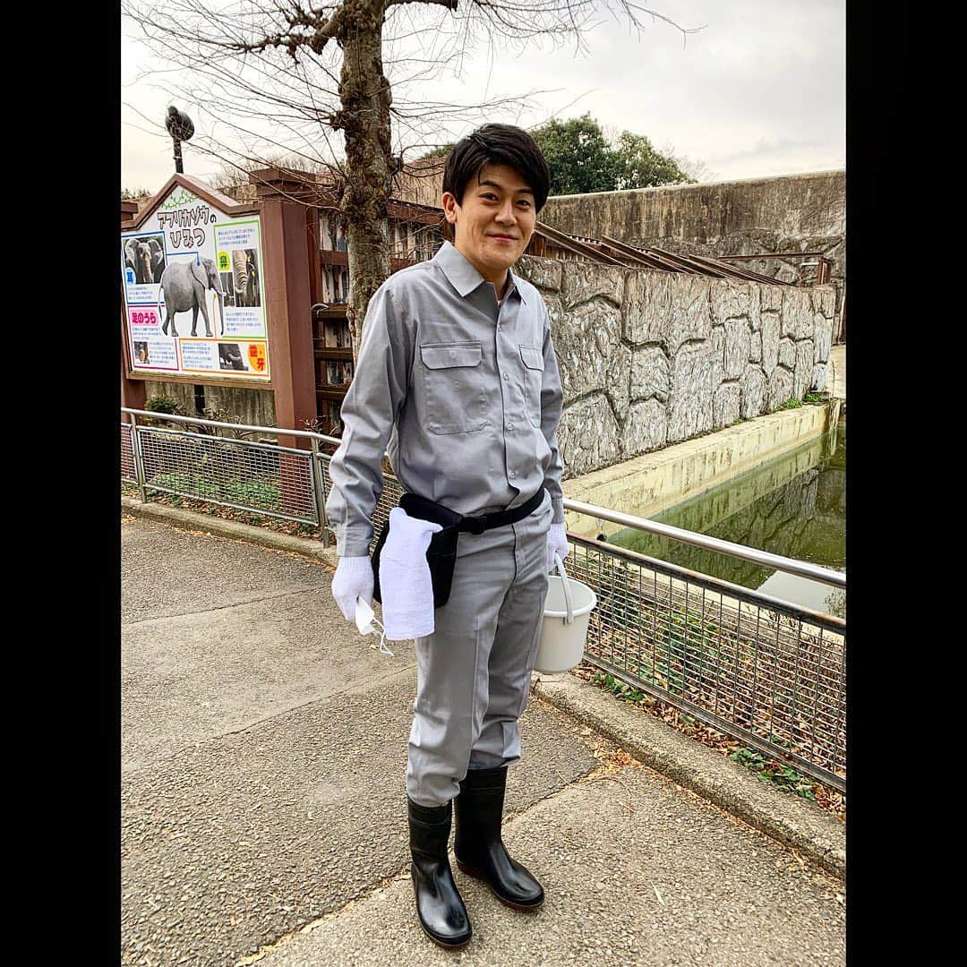 土佐卓也さんのインスタグラム写真 - (土佐卓也Instagram)「今日の家族写真 「今日は丸山礼と1日動物園ロケ❗️また告知します🦁寒くなってきたので、皆さん体調管理徹底しましょう👊」 卓也  #土佐兄弟 #家族写真 #丸山礼 #動物園  #CultureZ #文化放送 #あるある土佐カンパニー #土佐カン #木村拓哉 さん #リスペクト #staysafe  #staypositive」1月6日 17時43分 - takuyatosa1