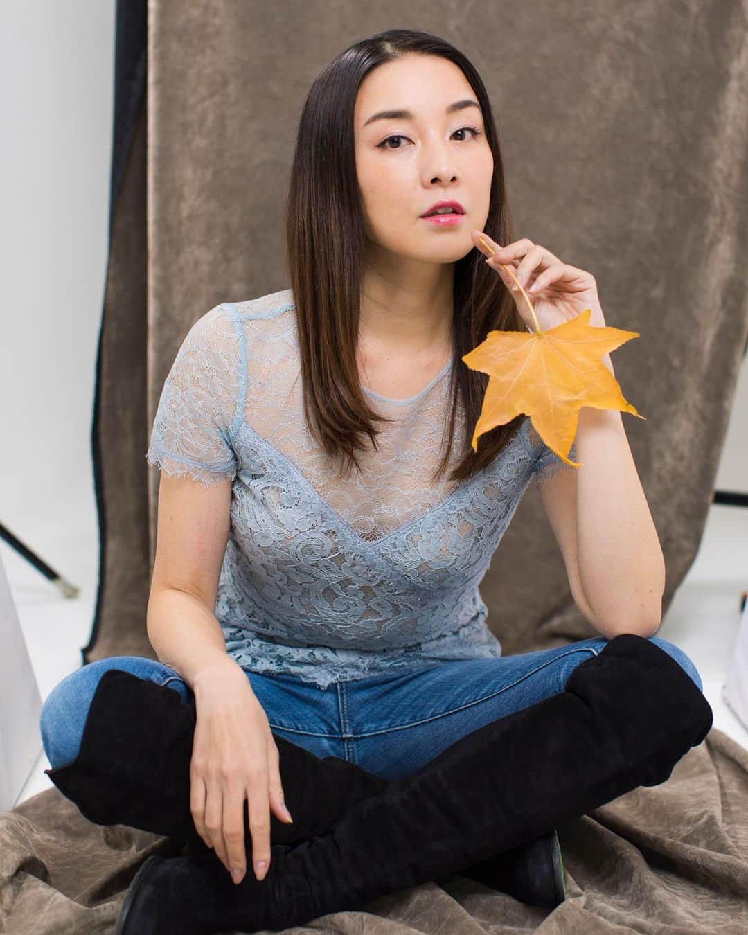 伊藤歩さんのインスタグラム写真 伊藤歩instagram 大寒波が来そうですね お身体ご自愛ください 葉っぱ 私が一番寒そうw 1月6日 17時45分 Ayumi Ito