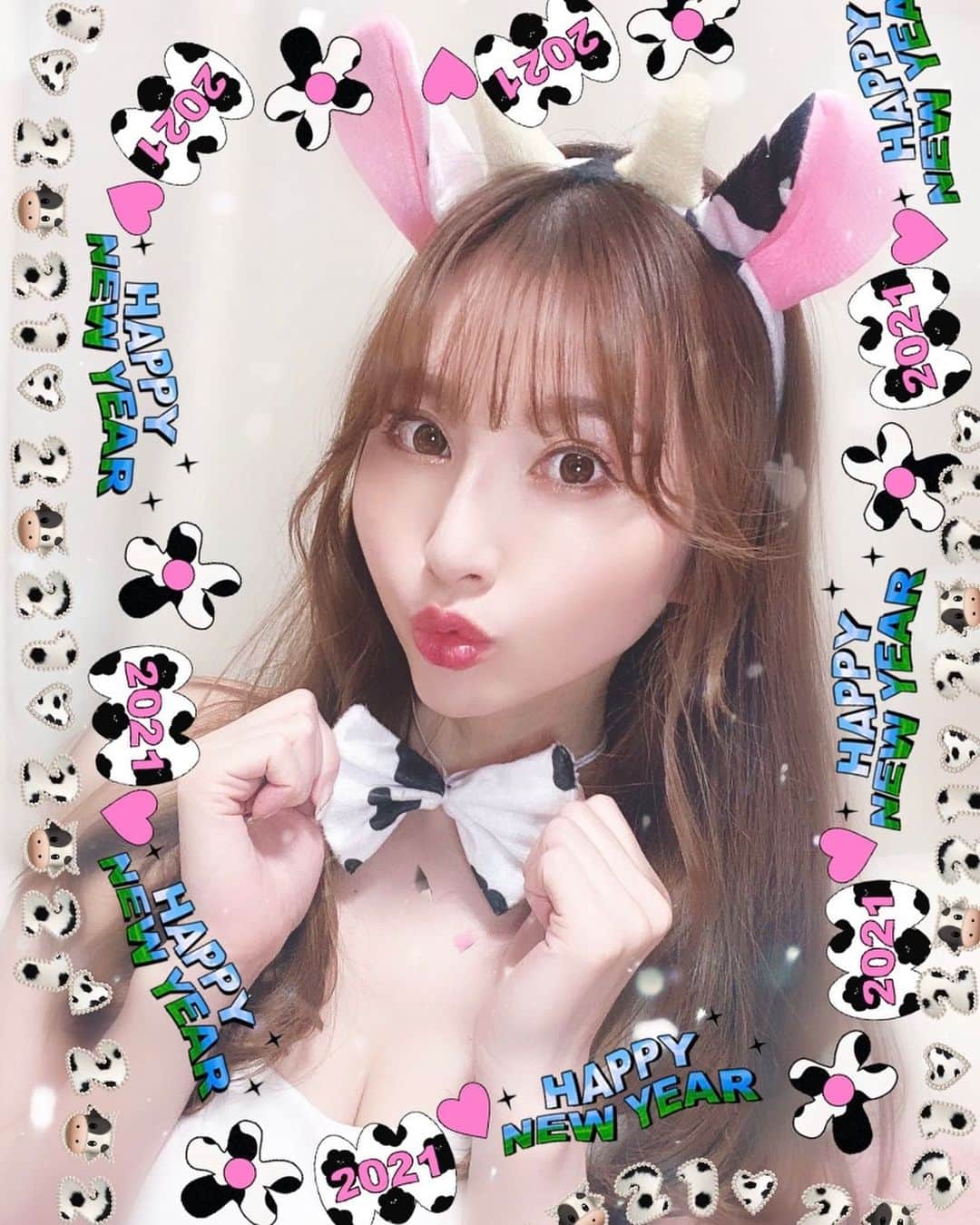 辰巳ゆいのインスタグラム：「遅ばせながら、あけましておめでとうございます🎍🐮🎍  皆様、お正月はいかがお過ごしでしたか？  私は、お家でのんびりとしたお正月でした♪  本年も、どうぞよろしくお願いいたします。  新年早々、コロナの影響が…  今年は、もっといろいろ考えないとな…  不安で始まる年ってイヤね😢😢  みんな、 何とかなる！精神で頑張っていきましょう🥺」