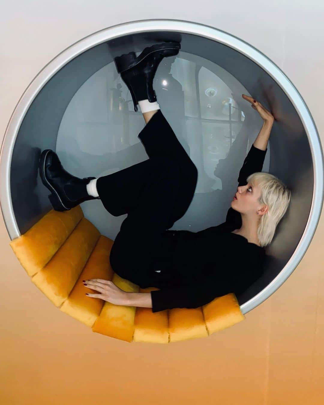 マリヤン・ジョンクマンのインスタグラム：「Space」