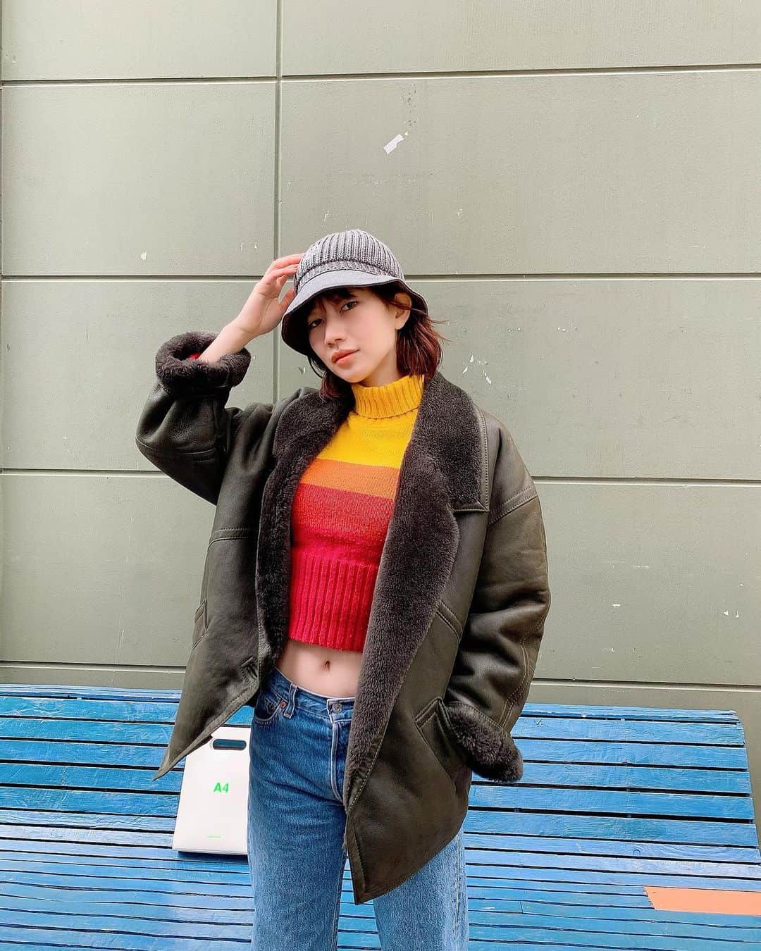 山本ソニアのインスタグラム：「最近のおにゅーなお洋服🍀  弟に写真撮ってもらったよ🙈  #vintagefashion  #usedclothing  #古着#古着コーデ」