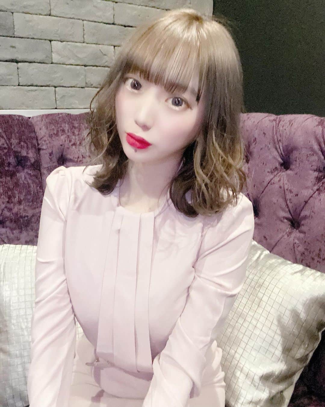 麻衣愛のインスタグラム：「まつ毛が下を向いてても髪が進んでても女の子にしてくれたね、あなたのおかげです。  ﻿ ﻿ #ひめかわいい #最凶ロック　#グラビア　#グラビア﻿ #グラドル　#ひめかわいい　#portrait﻿ 🇺🇸 #Cosplayer #Idol #Model #follow  #follome #Japanese ﻿ #kol ﻿ ﻿ 🇨🇳 #自拍　#角色扮演 #偶像 #模型 可爱 #关注  #关注我 #关注者 #日语 ﻿ ﻿ ﻿ 🇰🇷 #셀카 #코스프레 #아이돌 #모델 #귀여운 #팔로우 #나를따르라」
