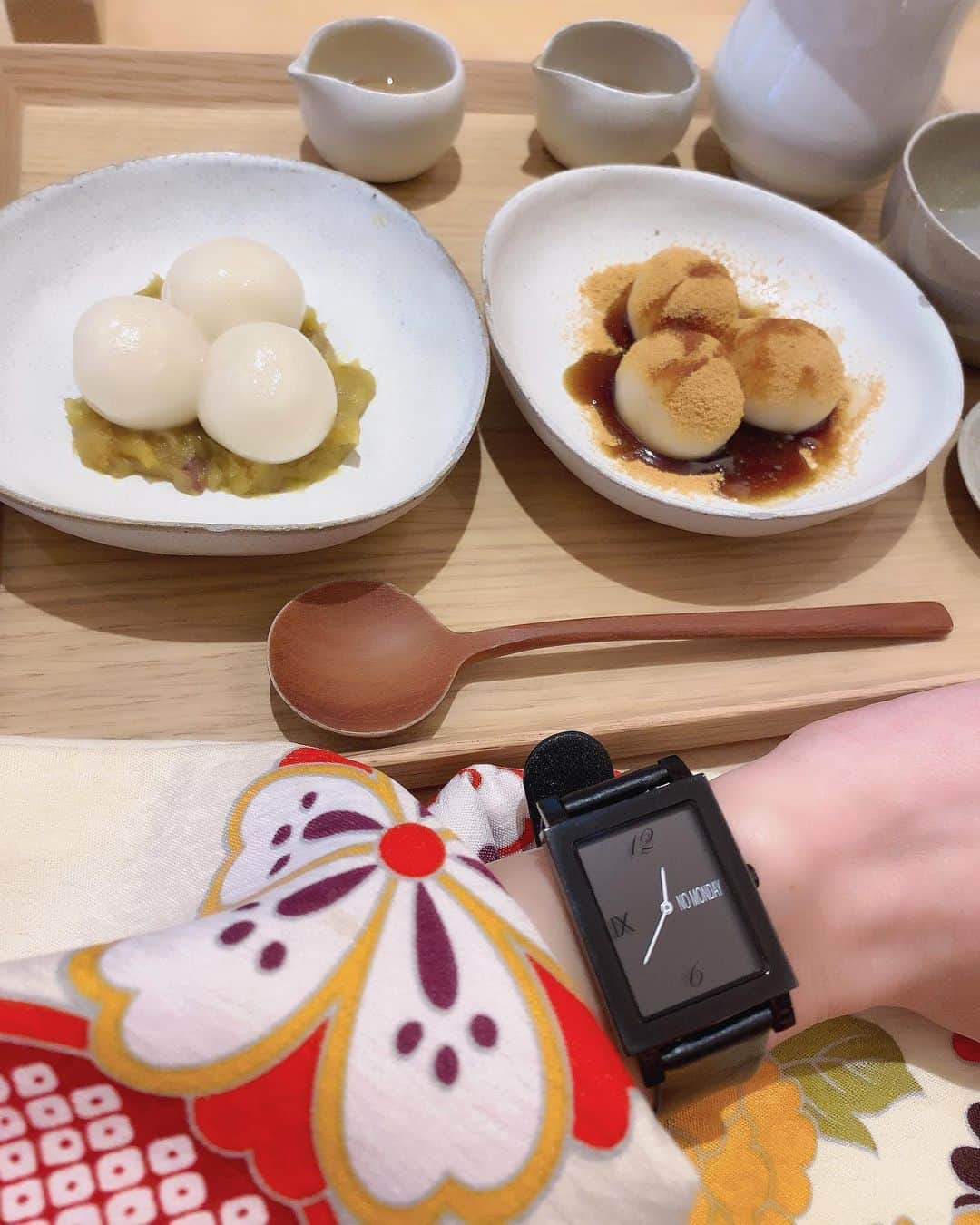 momoさんのインスタグラム写真 - (momoInstagram)「. 食べたかったけどいつも並んでて諦めてたみつやさん行ってきた🍡 並んでたけど美味しかった〜❣️  時計は　@nomonday_jp のもの⌚️クーポンコード『momomla156』 使用で10パーセントオフになります。🌟  . #甘味みつや#和菓子カフェ  #nomonday#ノーマンデー#腕時計#時計#手元倶楽部#ももログ🍑」1月6日 18時50分 - momomonyan