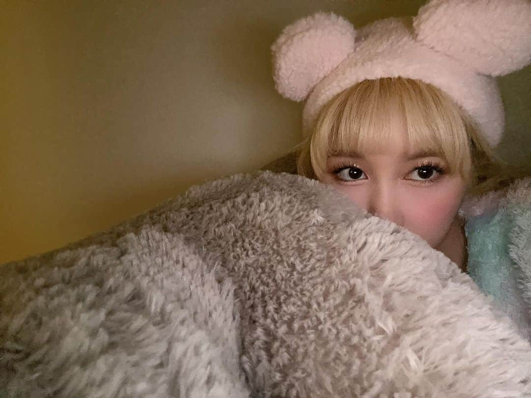 ダヨンさんのインスタグラム写真 - (ダヨンInstagram)「내 새로운 세안밴드 귀엽🐭 ?」1月6日 19時20分 - dayomi99