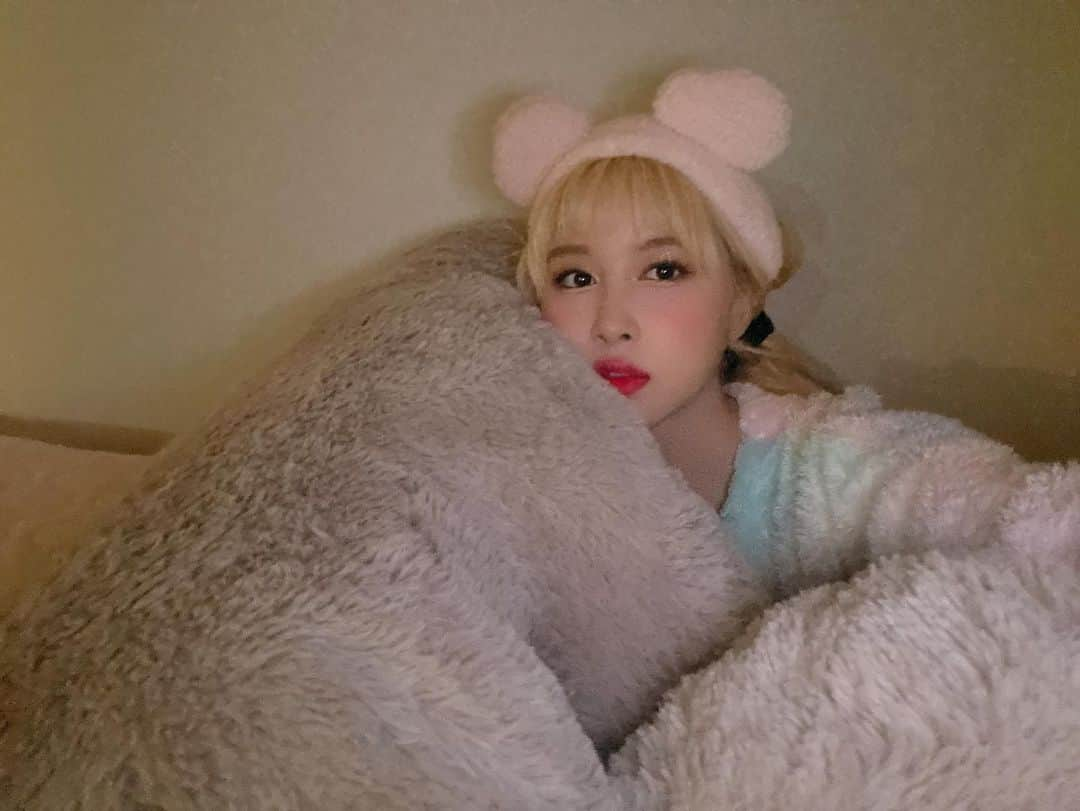 ダヨンさんのインスタグラム写真 - (ダヨンInstagram)「내 새로운 세안밴드 귀엽🐭 ?」1月6日 19時20分 - dayomi99