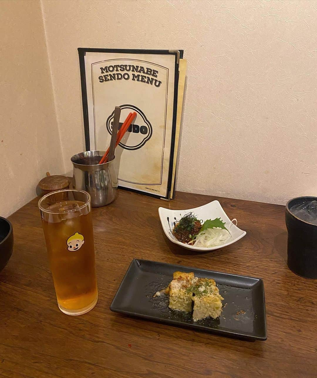 MOMOEさんのインスタグラム写真 - (MOMOEInstagram)「何回でも行きたい美味しかった🍲🥄 醤油ベースのもつ鍋初めて食べて感動！シメお雑煮にして大正解🙆🏻‍♀️✌🏻 はーちゃんいいお店探してくれてありがとう！♡ メインは２枚目だよん！ #もつ鍋」1月6日 19時17分 - xoemomo